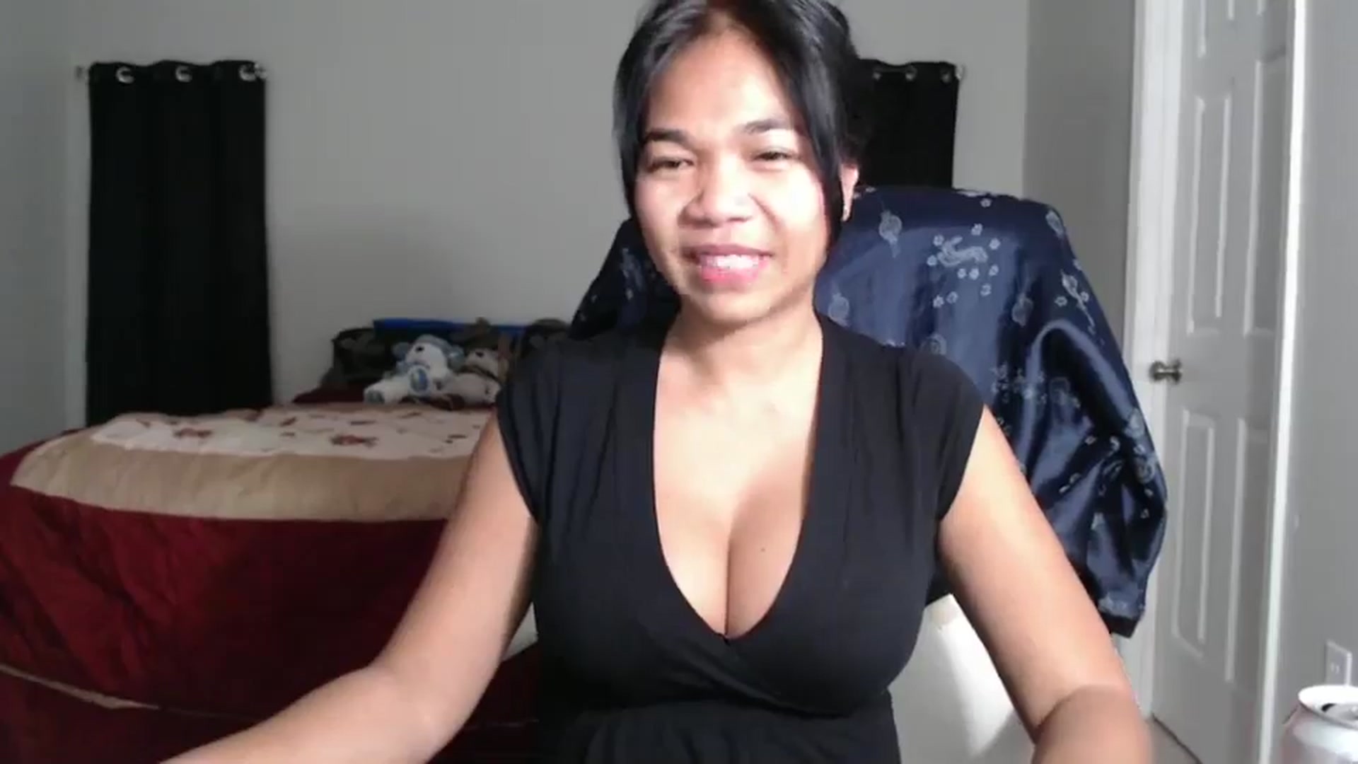 Gallery image thumbnail from Littlekai2025's myfreecams stream on, 03/09/2025, 04:08 image 17 of 20