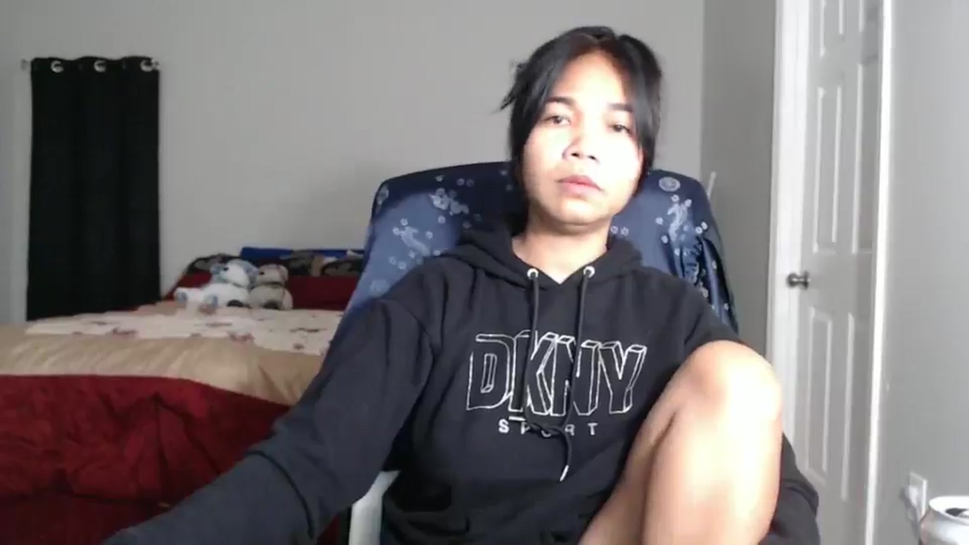 Gallery image thumbnail from Littlekai2025's myfreecams stream on, 03/17/2025, 24:04 image 16 of 20