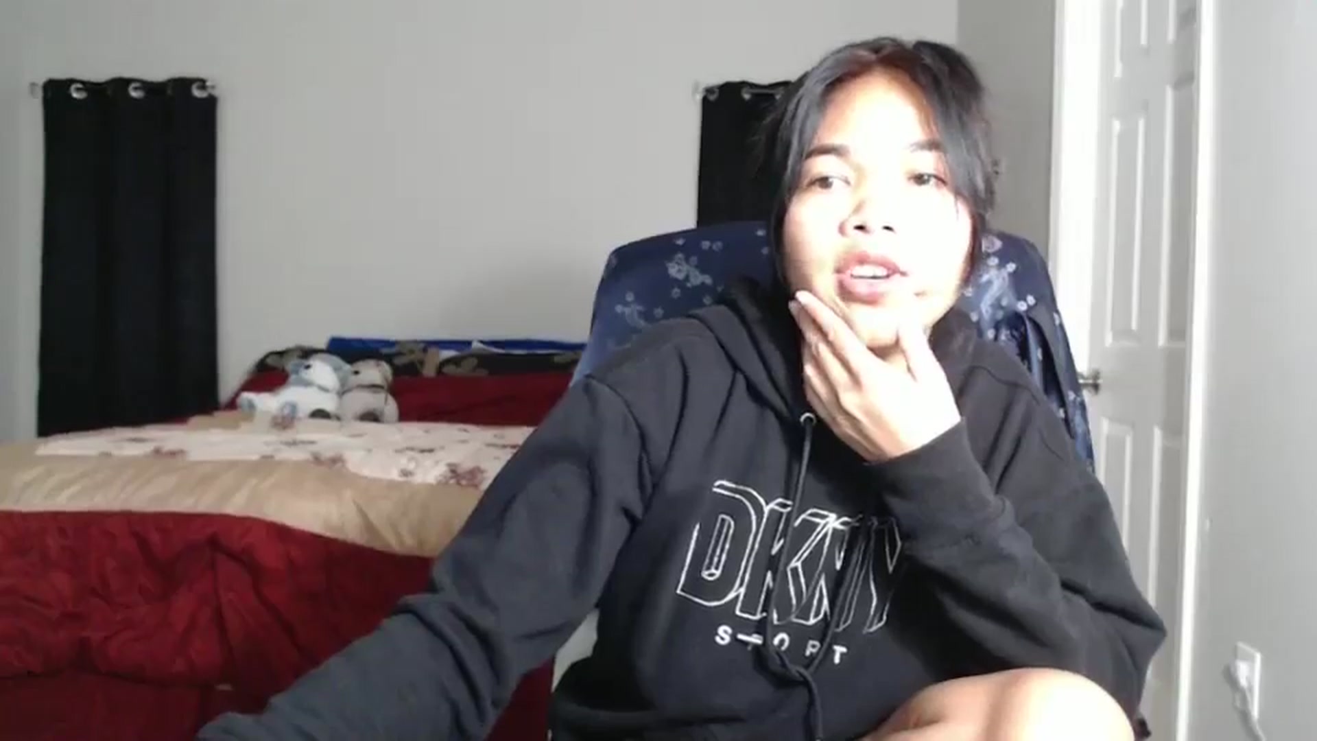 Gallery image thumbnail from Littlekai2025's myfreecams stream on, 03/17/2025, 24:04 image 15 of 20