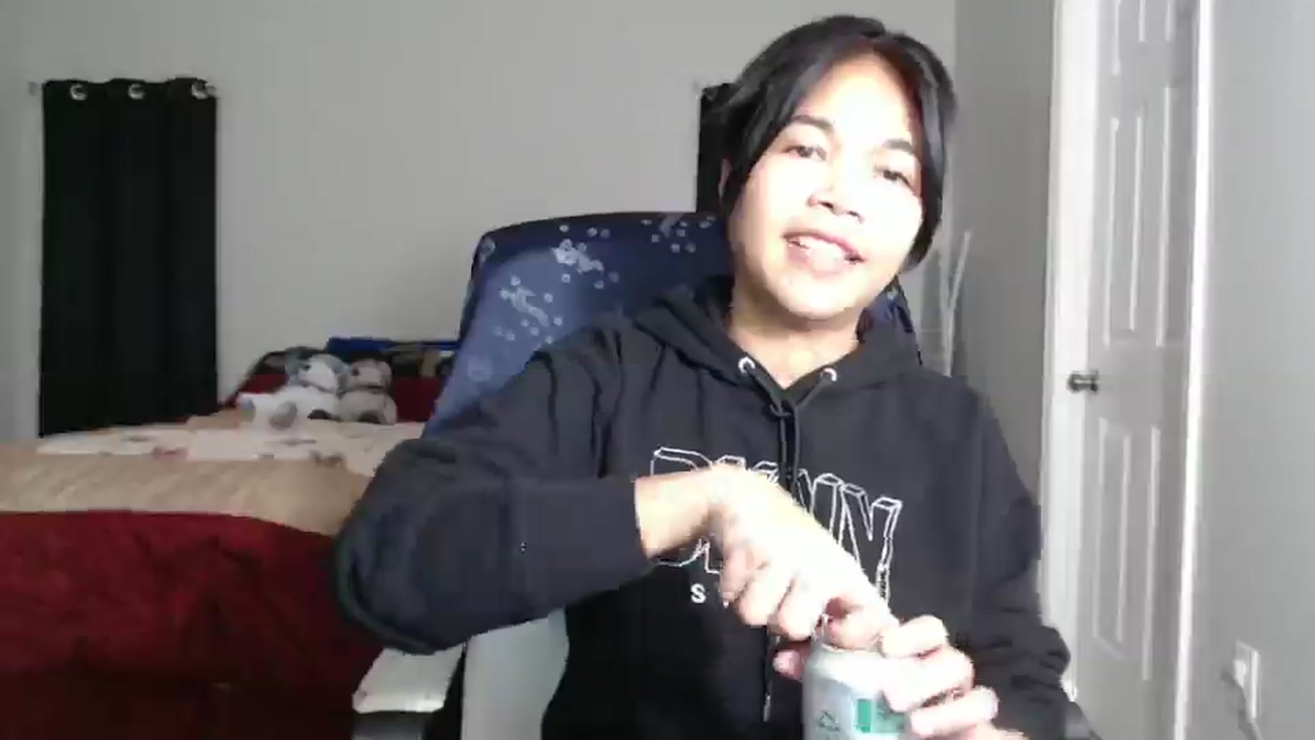 Gallery image thumbnail from Littlekai2025's myfreecams stream on, 03/17/2025, 24:04 image 13 of 20