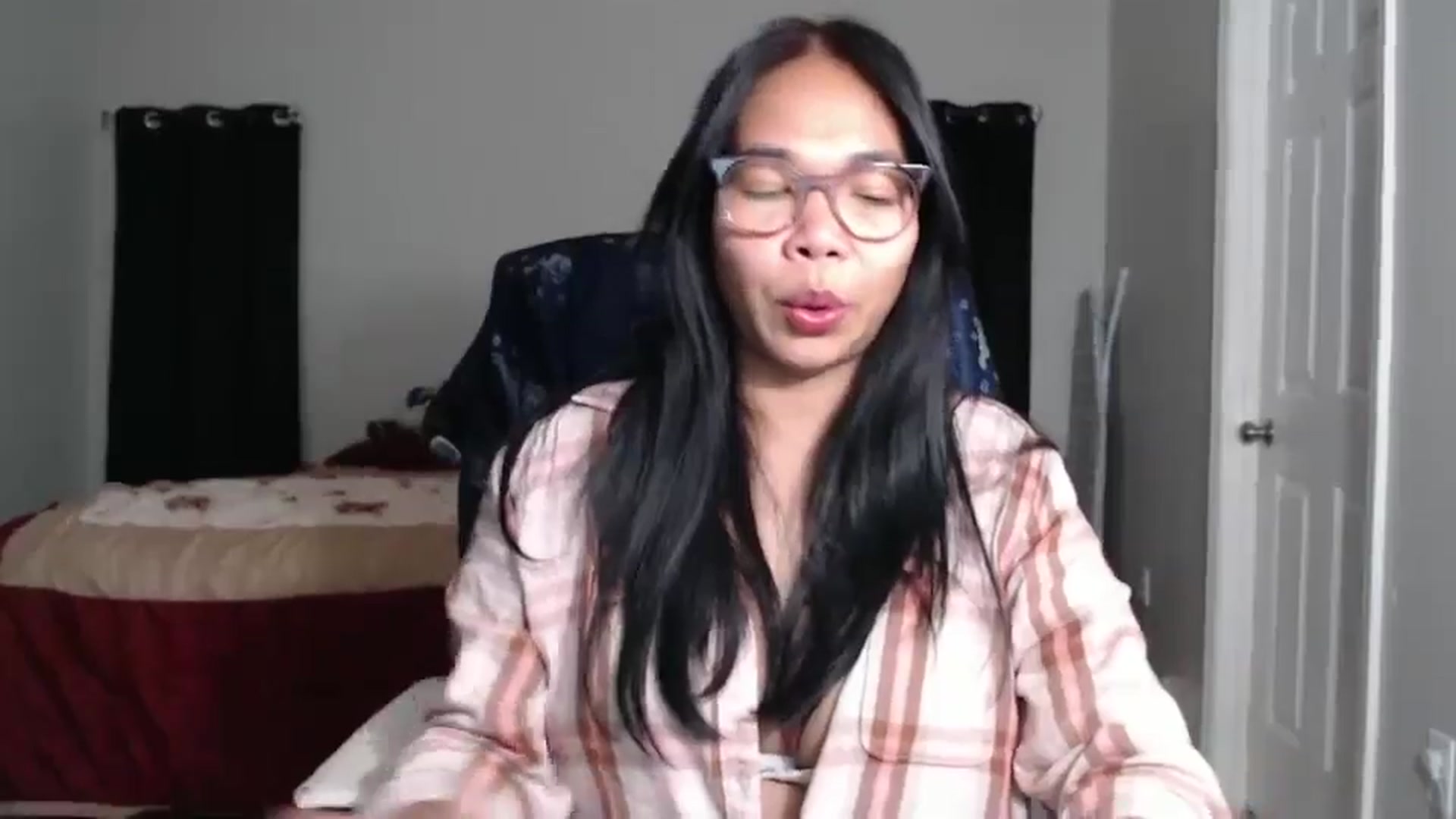Gallery image thumbnail from Littlekai2025's myfreecams stream on, 03/19/2025, 03:21 image 18 of 20