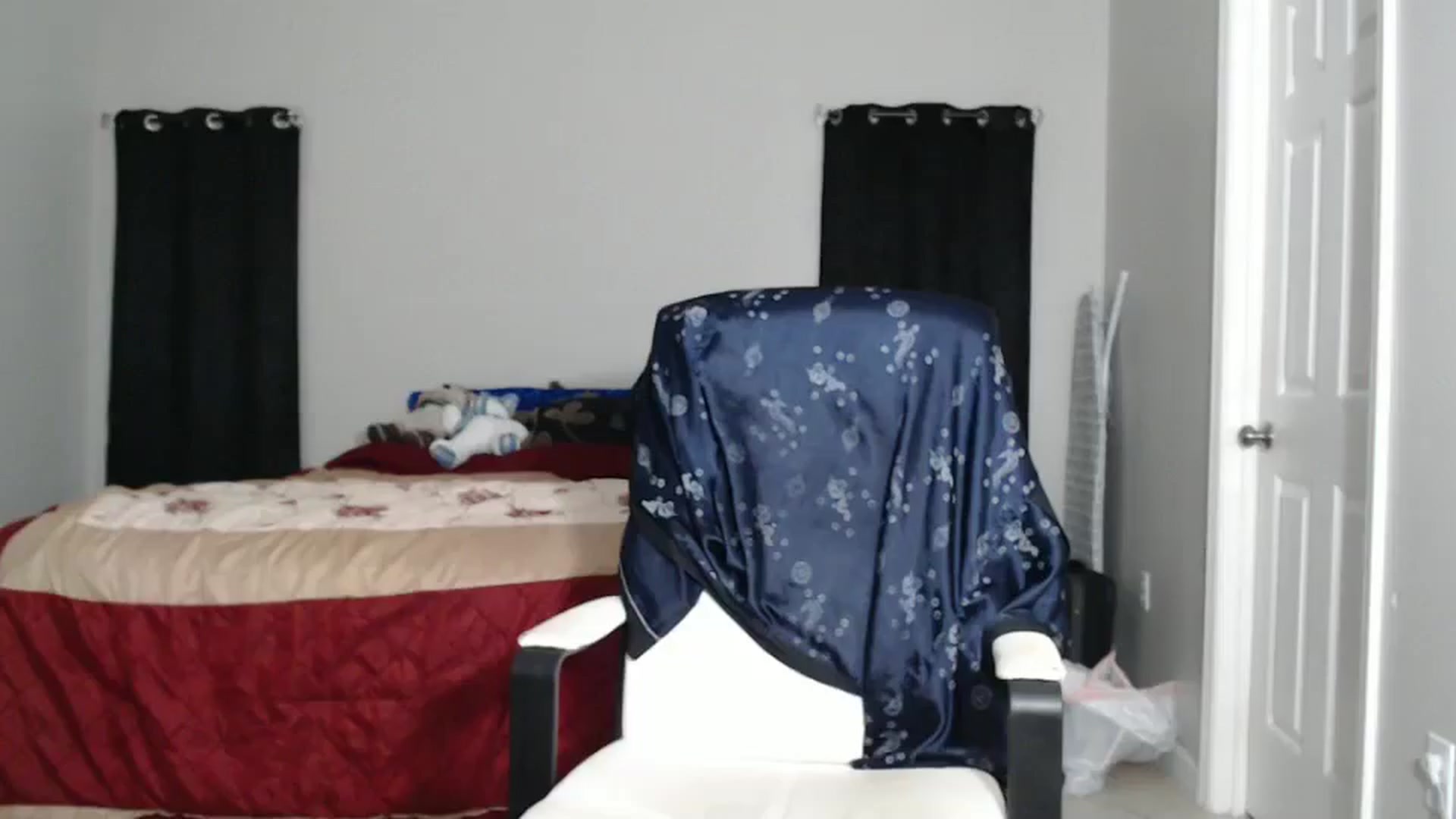 Gallery image thumbnail from Littlekai2025's myfreecams stream on, 03/19/2025, 03:21 image 16 of 20