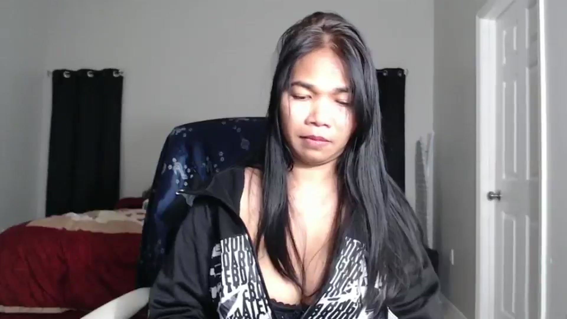 Gallery image thumbnail from Littlekai2025's myfreecams stream on, 03/24/2025, 02:51 image 19 of 20