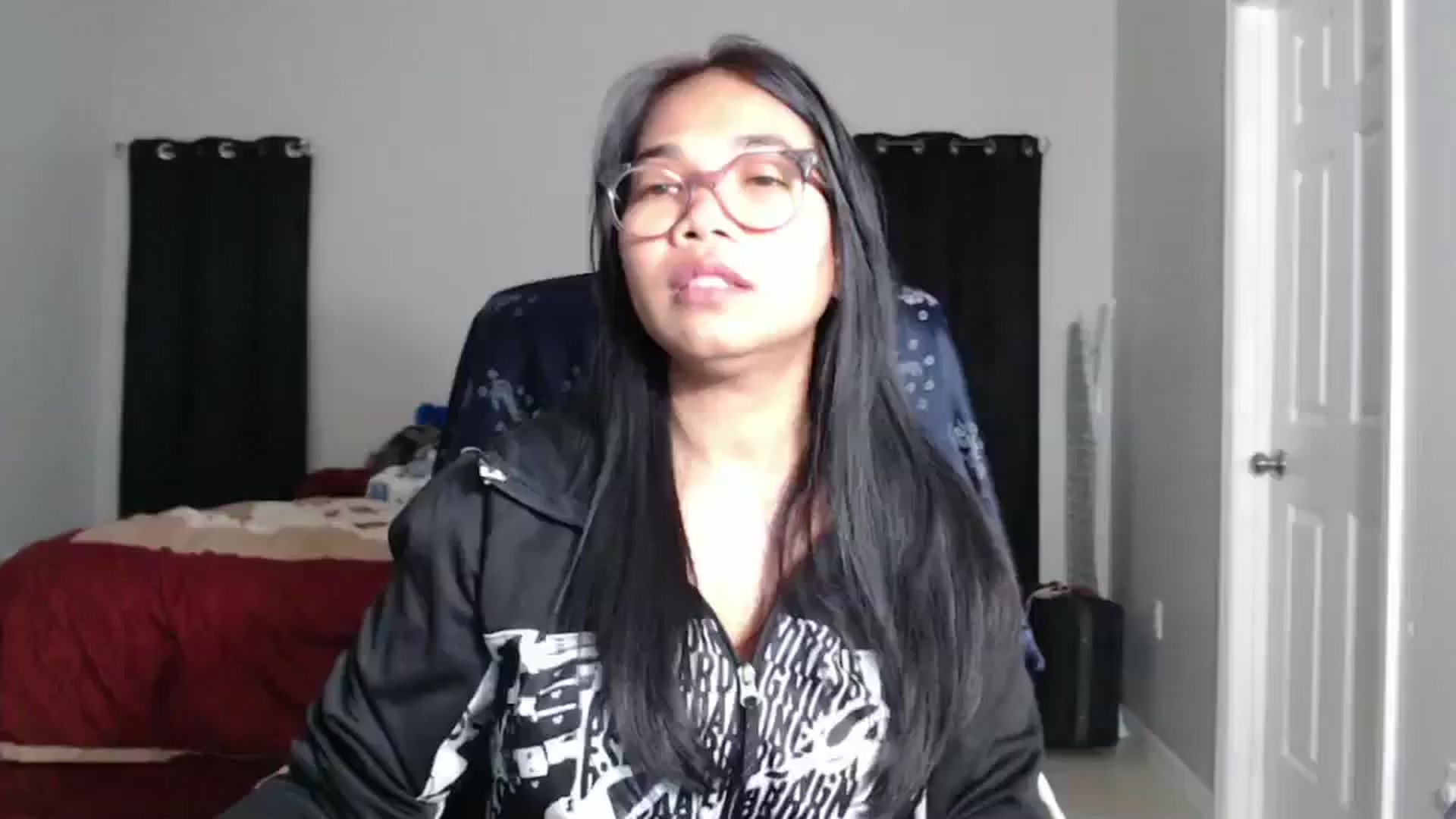 Gallery image thumbnail from Littlekai2025's myfreecams stream on, 03/24/2025, 02:51 image 13 of 20