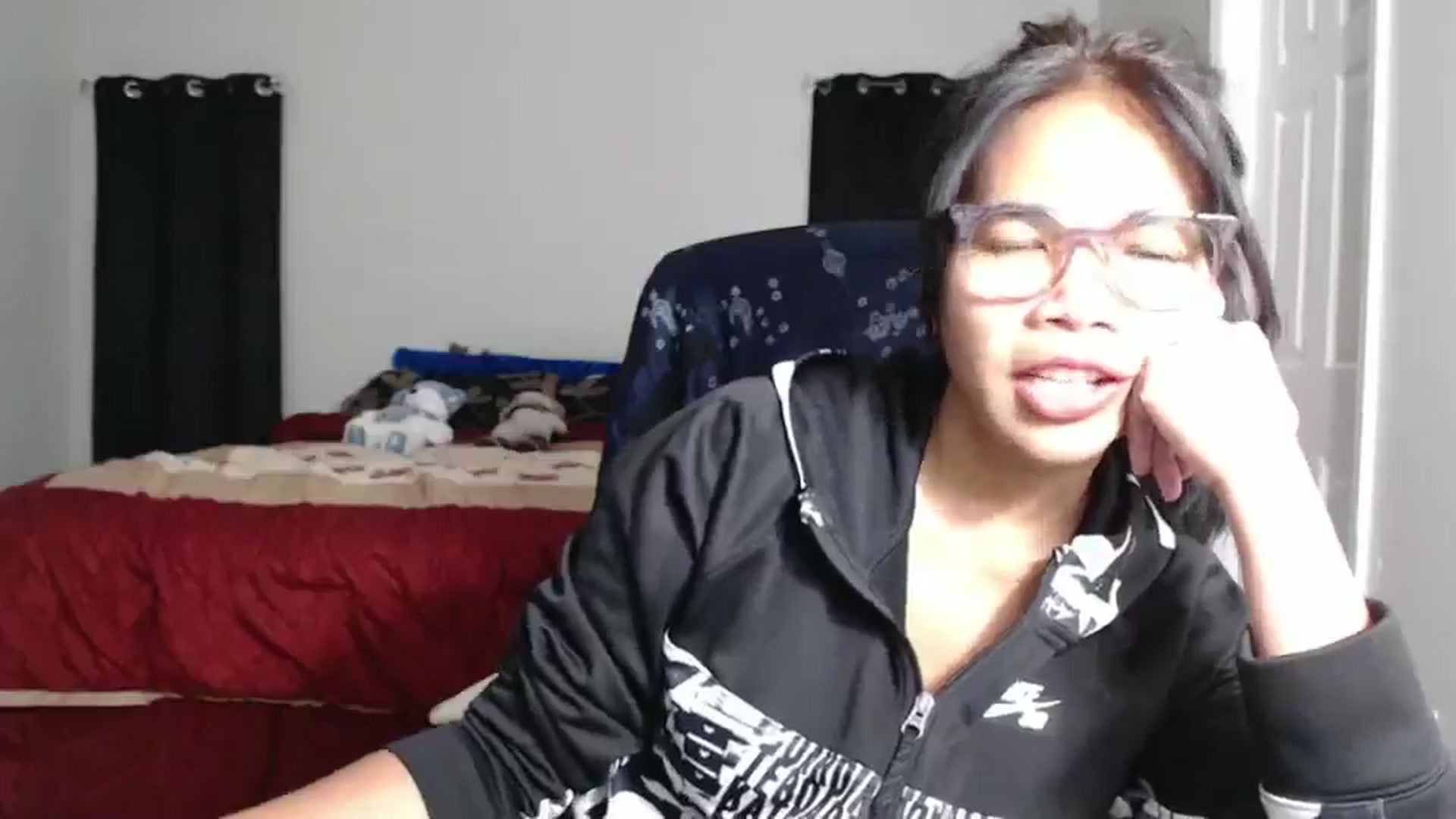 Gallery image thumbnail from Littlekai2025's myfreecams stream on, 03/24/2025, 02:51 image 2 of 20
