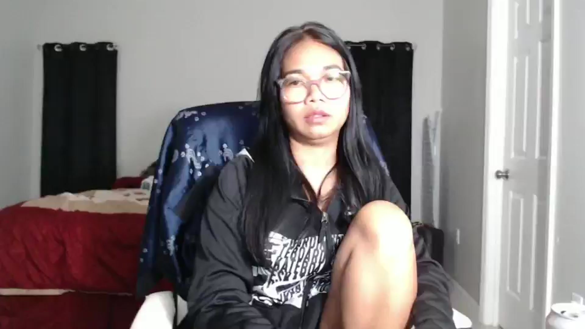 Gallery image thumbnail from Littlekai2025's myfreecams stream on, 03/24/2025, 02:51 image 8 of 20