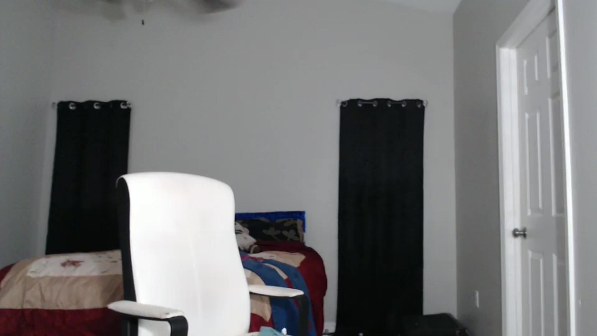 Gallery image thumbnail from Littlekai2025's myfreecams stream on, 03/28/2025, 02:50 image 12 of 20