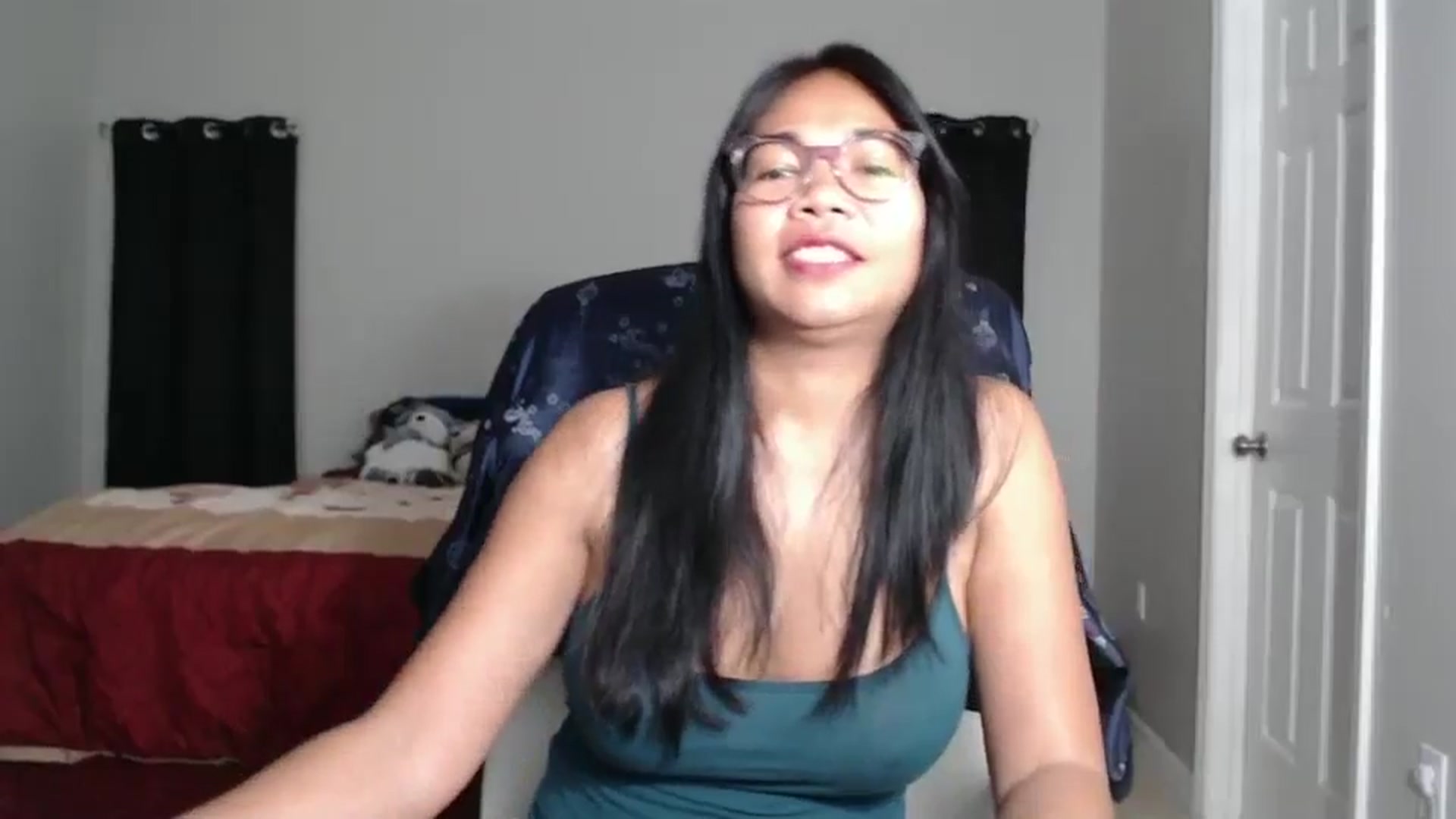 Gallery image thumbnail from Littlekai2025's myfreecams stream on, 04/01/2025, 04:57 image 2 of 20