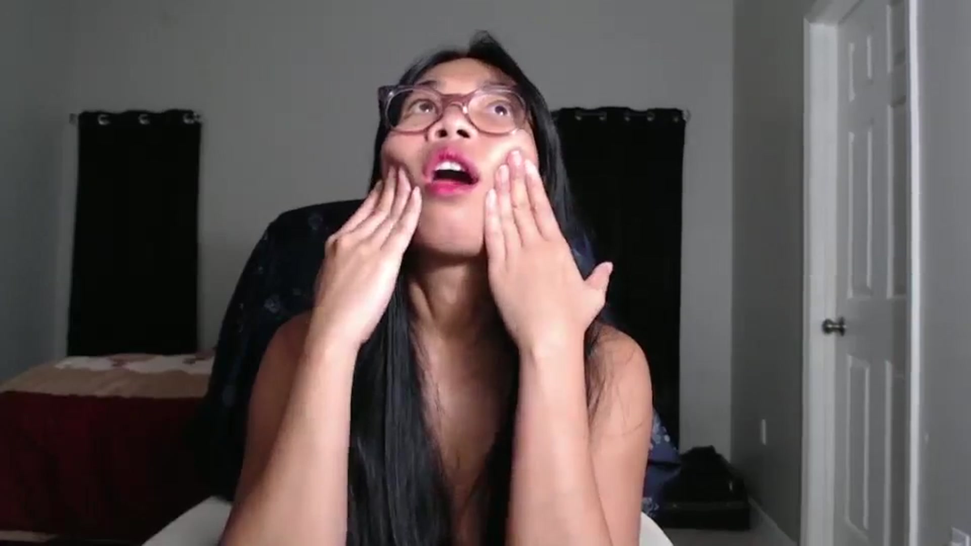 Gallery image thumbnail from Littlekai2025's myfreecams stream on, 04/01/2025, 04:57 image 8 of 20
