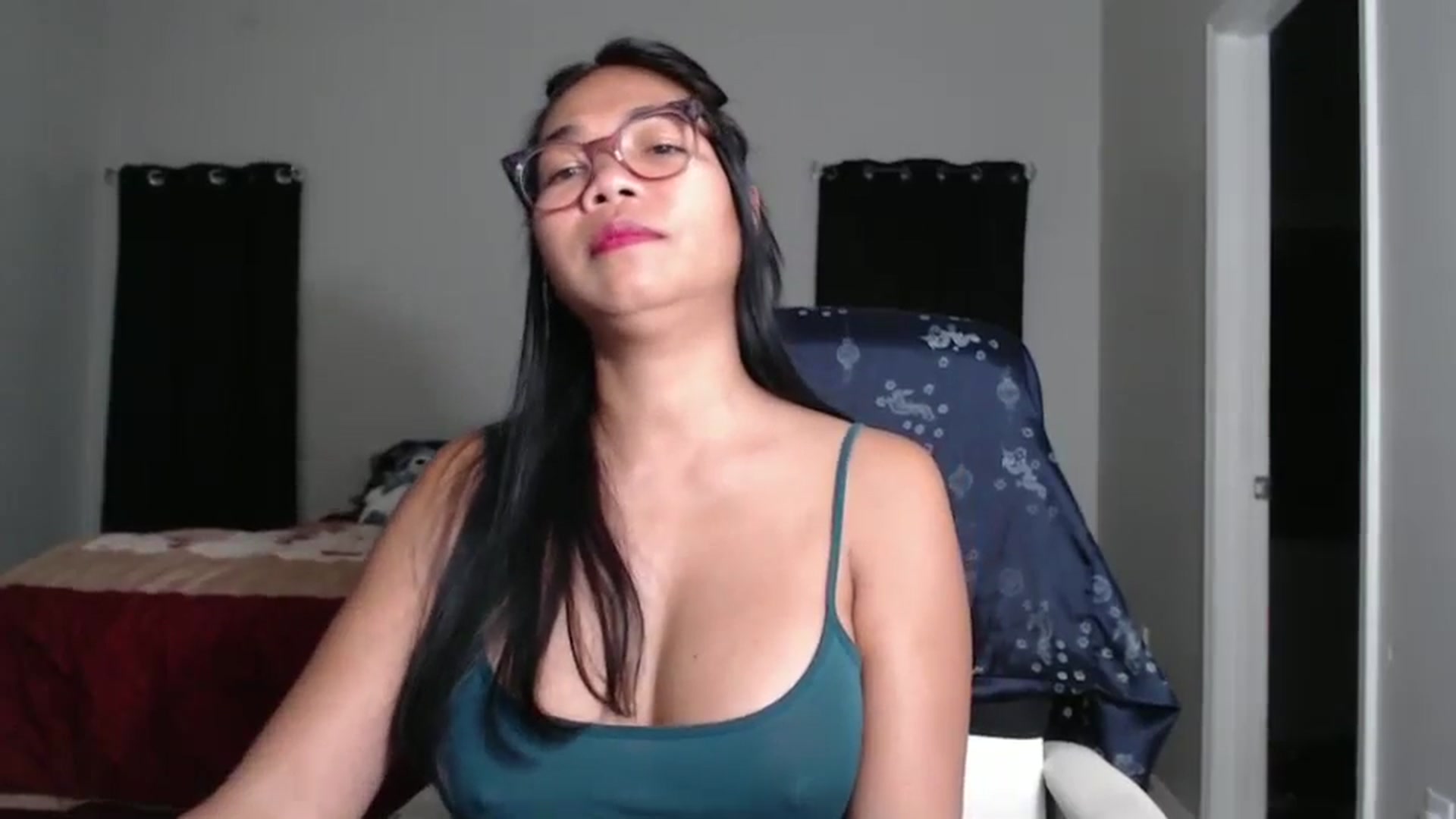 Gallery image thumbnail from Littlekai2025's myfreecams stream on, 04/01/2025, 04:57 image 15 of 20