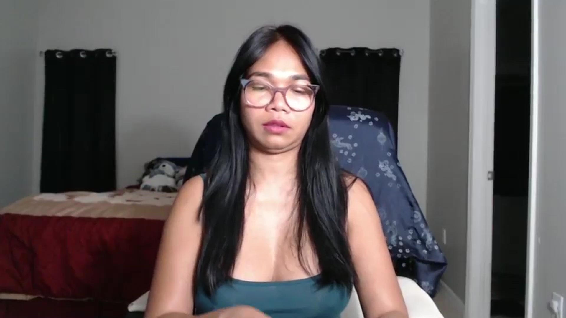 Gallery image thumbnail from Littlekai2025's myfreecams stream on, 04/01/2025, 04:57 image 18 of 20