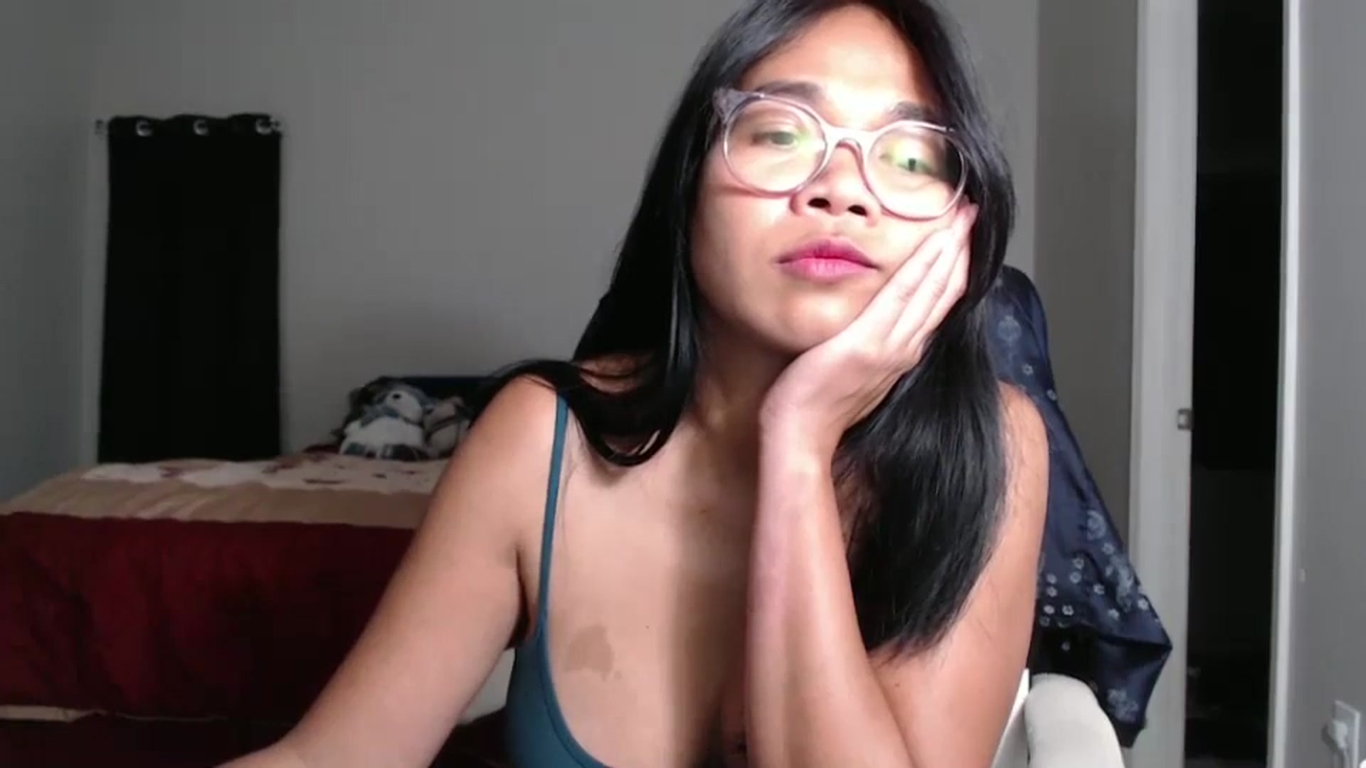 Gallery image thumbnail from Littlekai2025's myfreecams stream on, 04/01/2025, 04:57 image 17 of 20