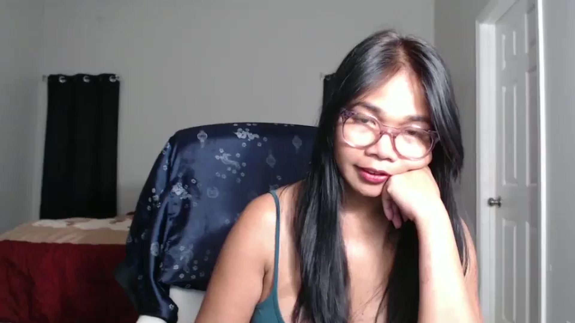 Gallery image thumbnail from Littlekai2025's myfreecams stream on, 04/01/2025, 04:57 image 6 of 20
