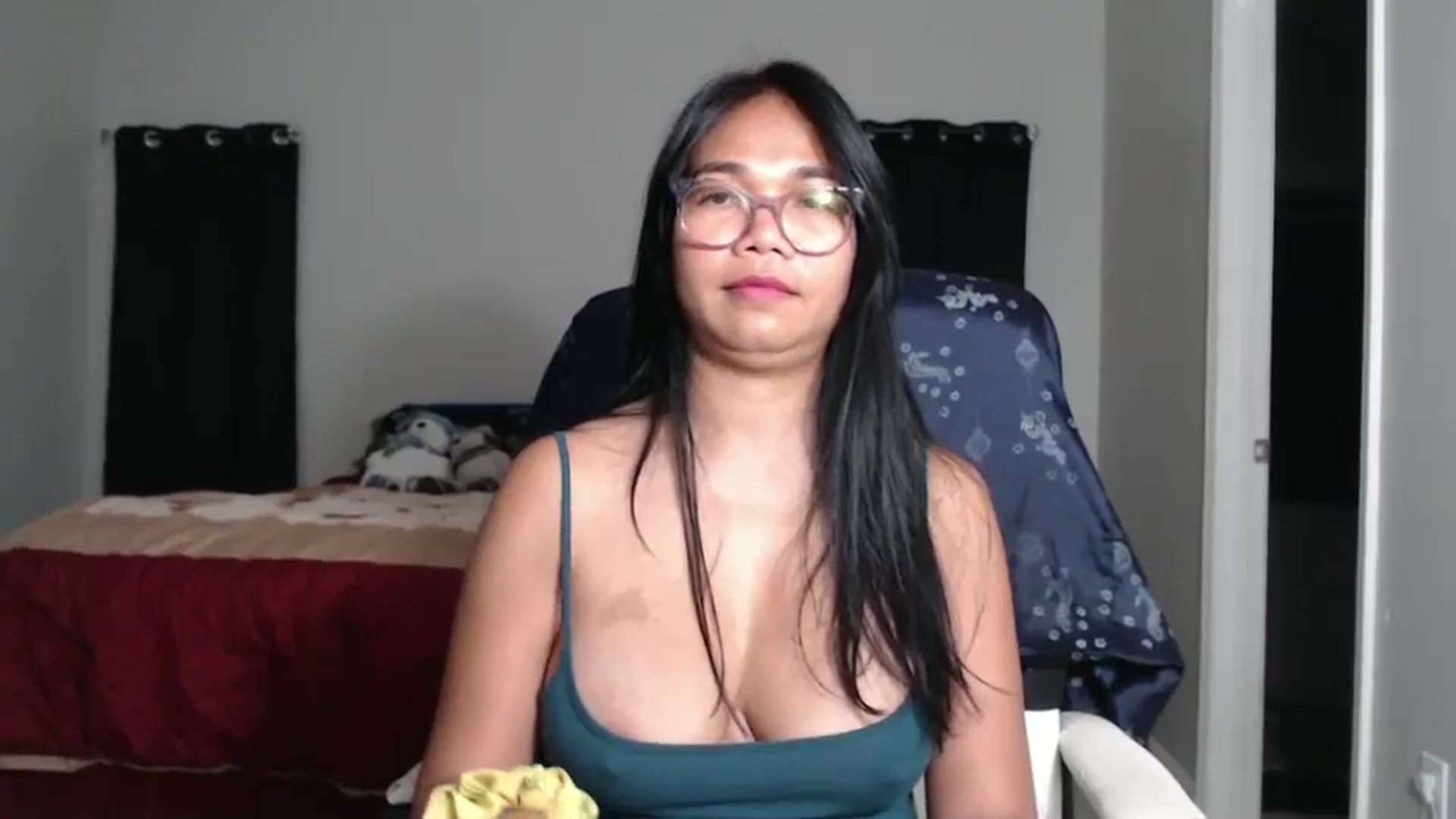 Gallery image thumbnail from Littlekai2025's myfreecams stream on, 04/01/2025, 04:57 image 19 of 20