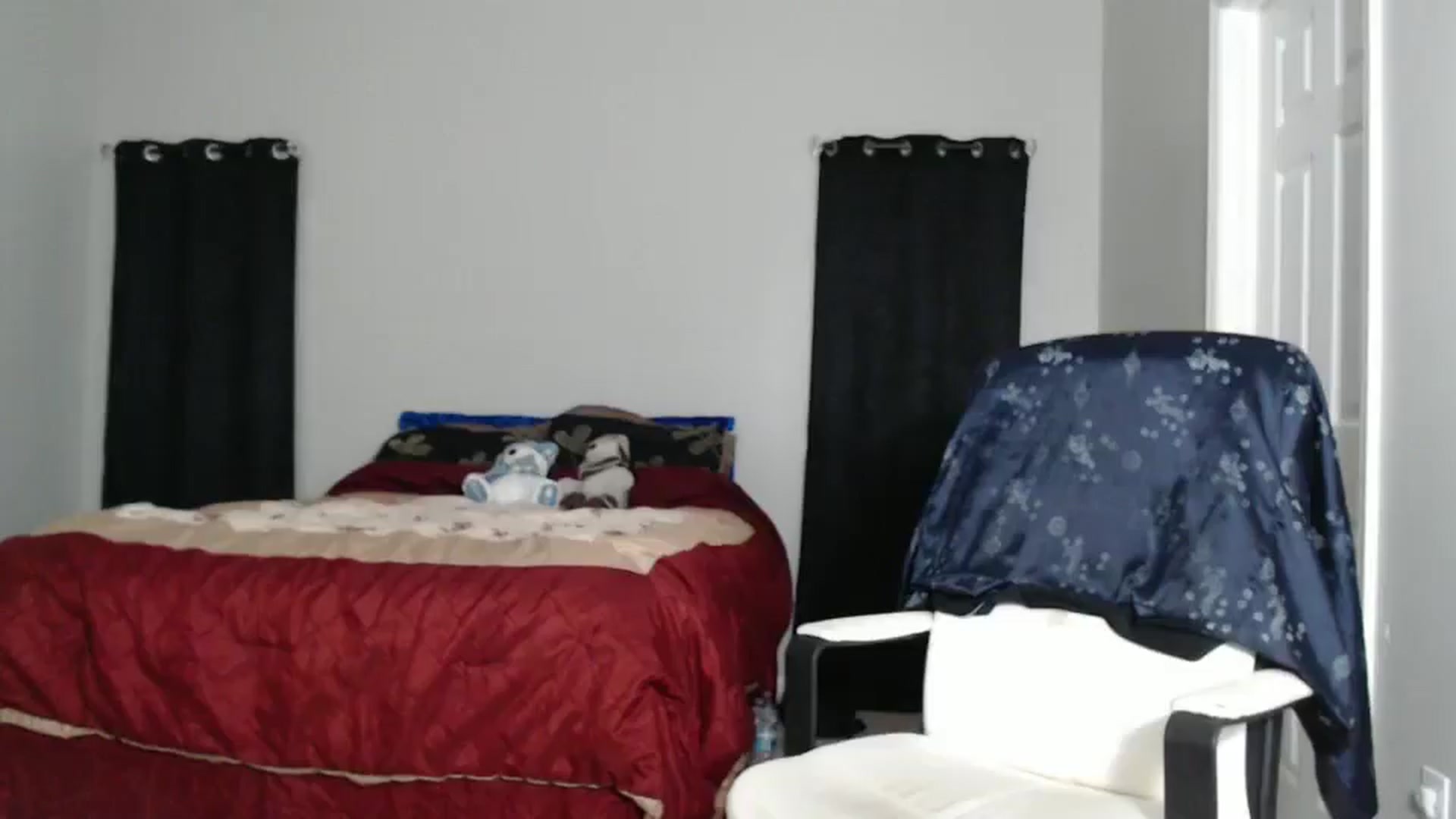 Gallery image thumbnail from Littlekai2025's myfreecams stream on, 04/02/2025, 04:13 image 8 of 20