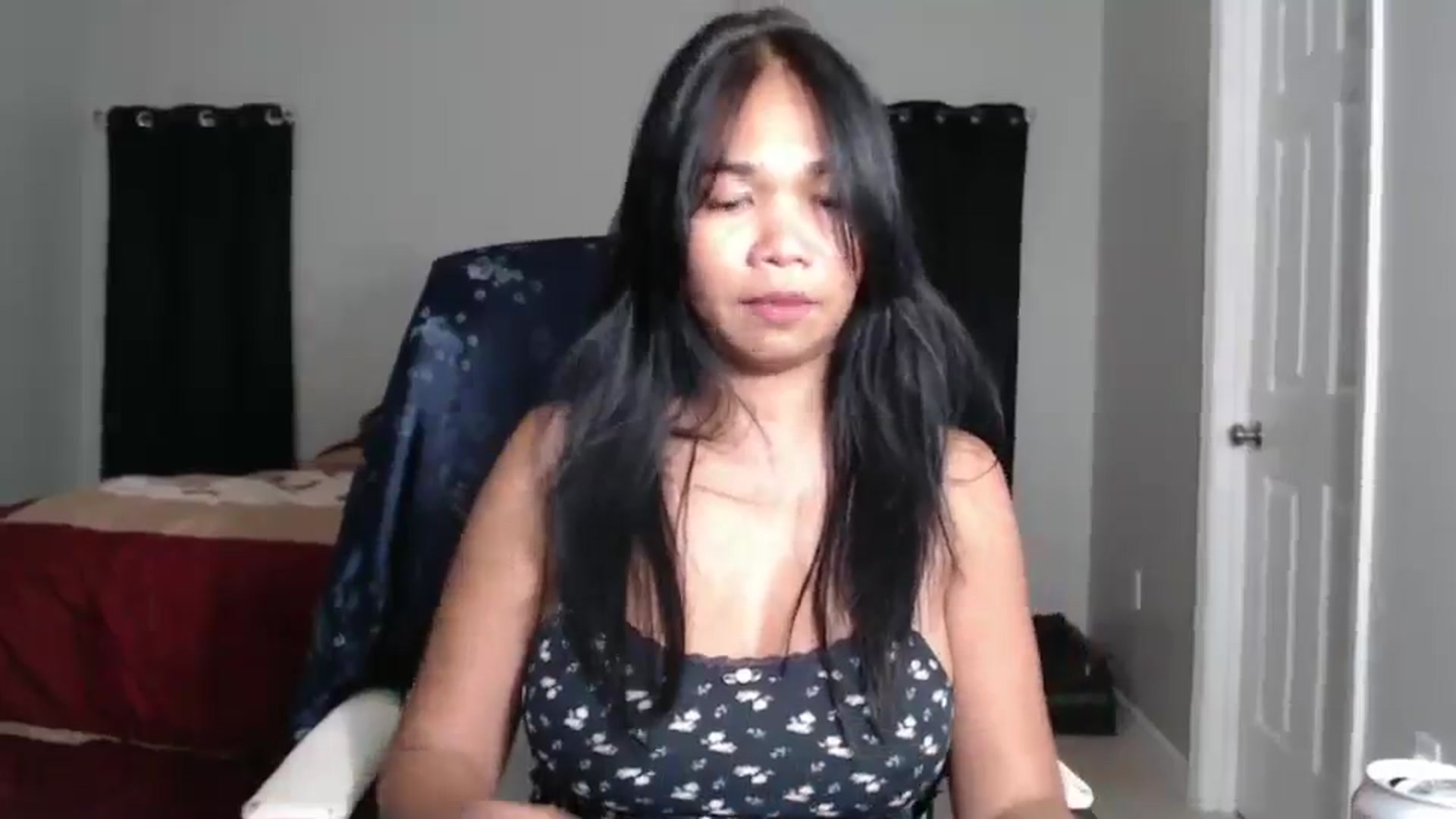 Gallery image thumbnail from Littlekai2025's myfreecams stream on, 04/04/2025, 03:59 image 15 of 20