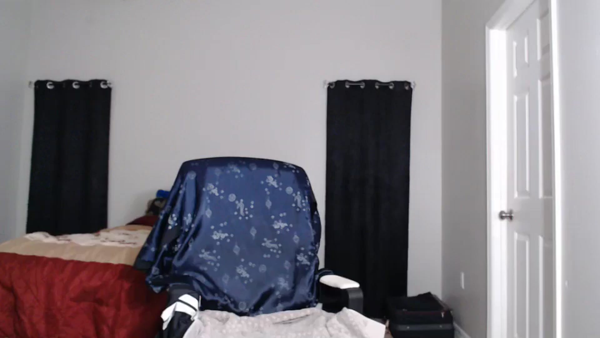 Gallery image thumbnail from Littlekai2025's myfreecams stream on, 04/06/2025, 02:16 image 13 of 20