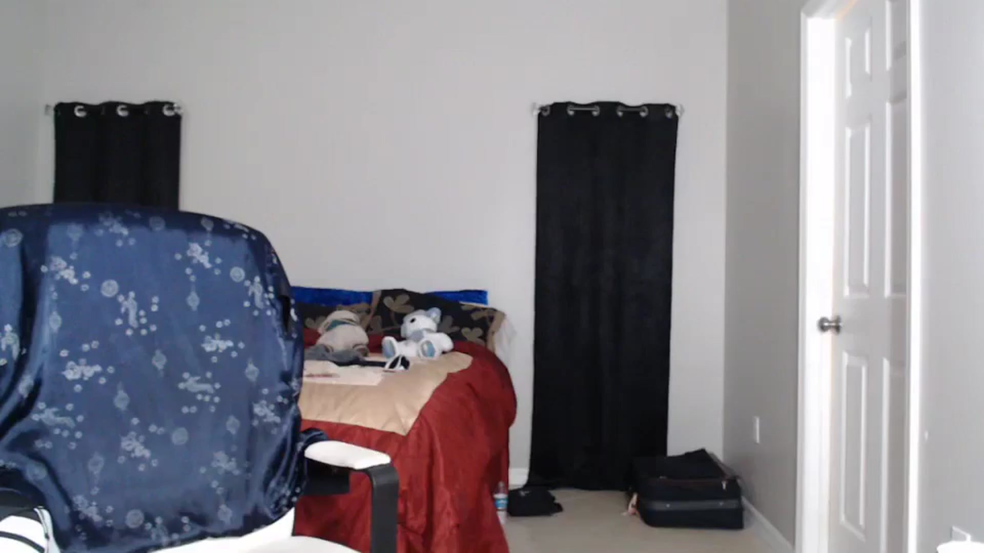Gallery image thumbnail from Littlekai2025's myfreecams stream on, 04/06/2025, 02:16 image 6 of 20