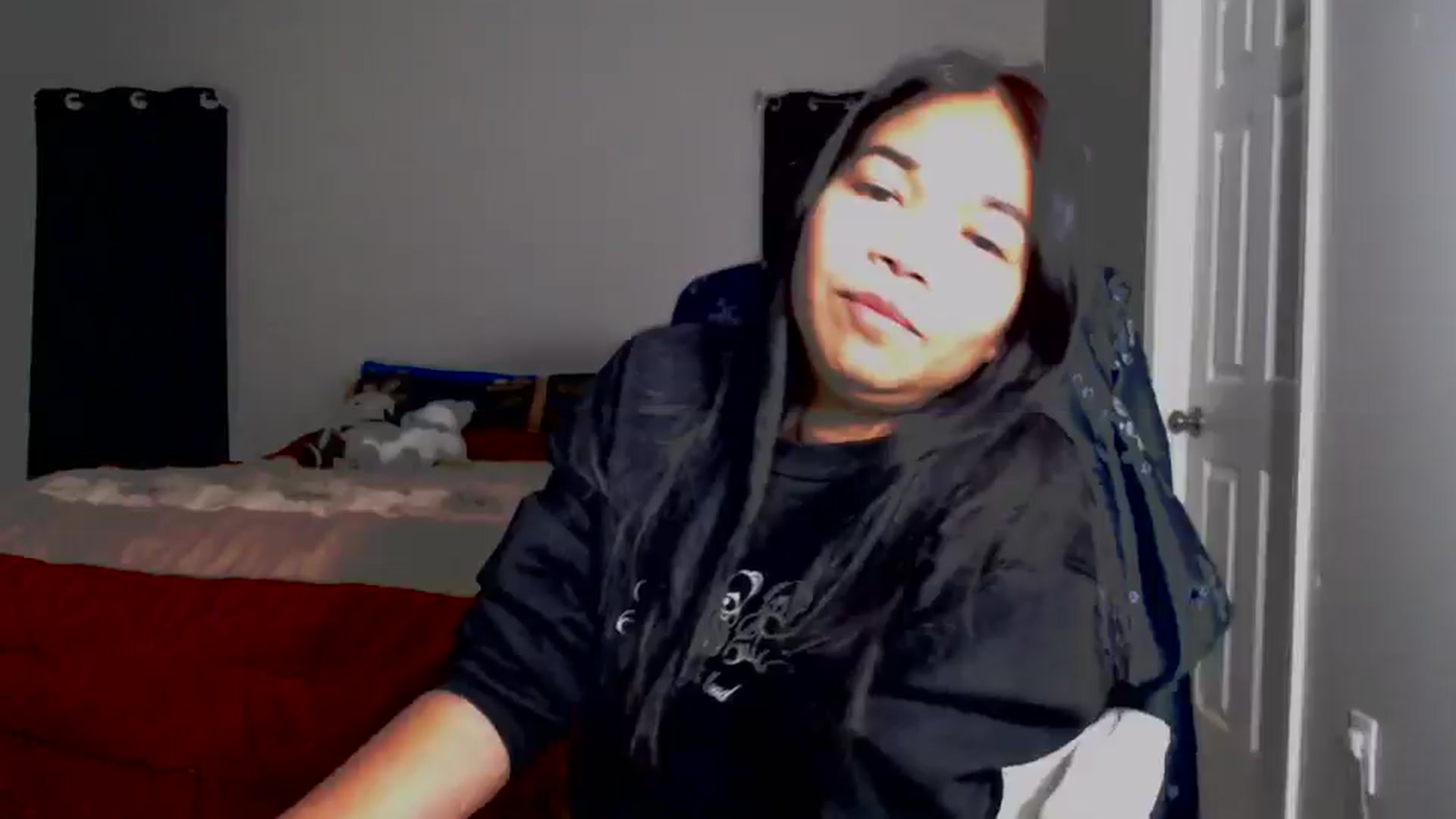 Gallery image thumbnail from Littlekai2025's myfreecams stream on, 04/07/2025, 01:44 image 15 of 20