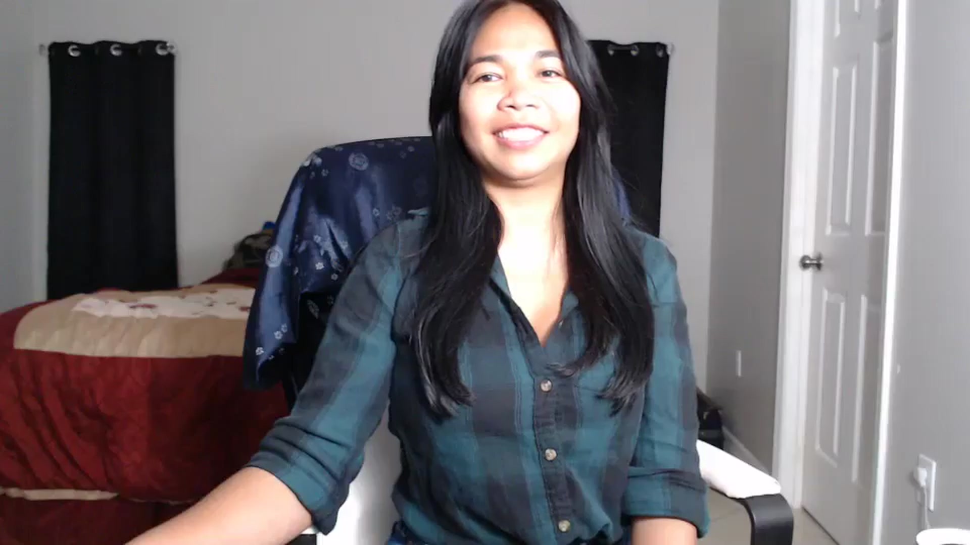 Gallery image thumbnail from Littlekai2025's myfreecams stream on, 04/08/2025, 24:59 image 8 of 20