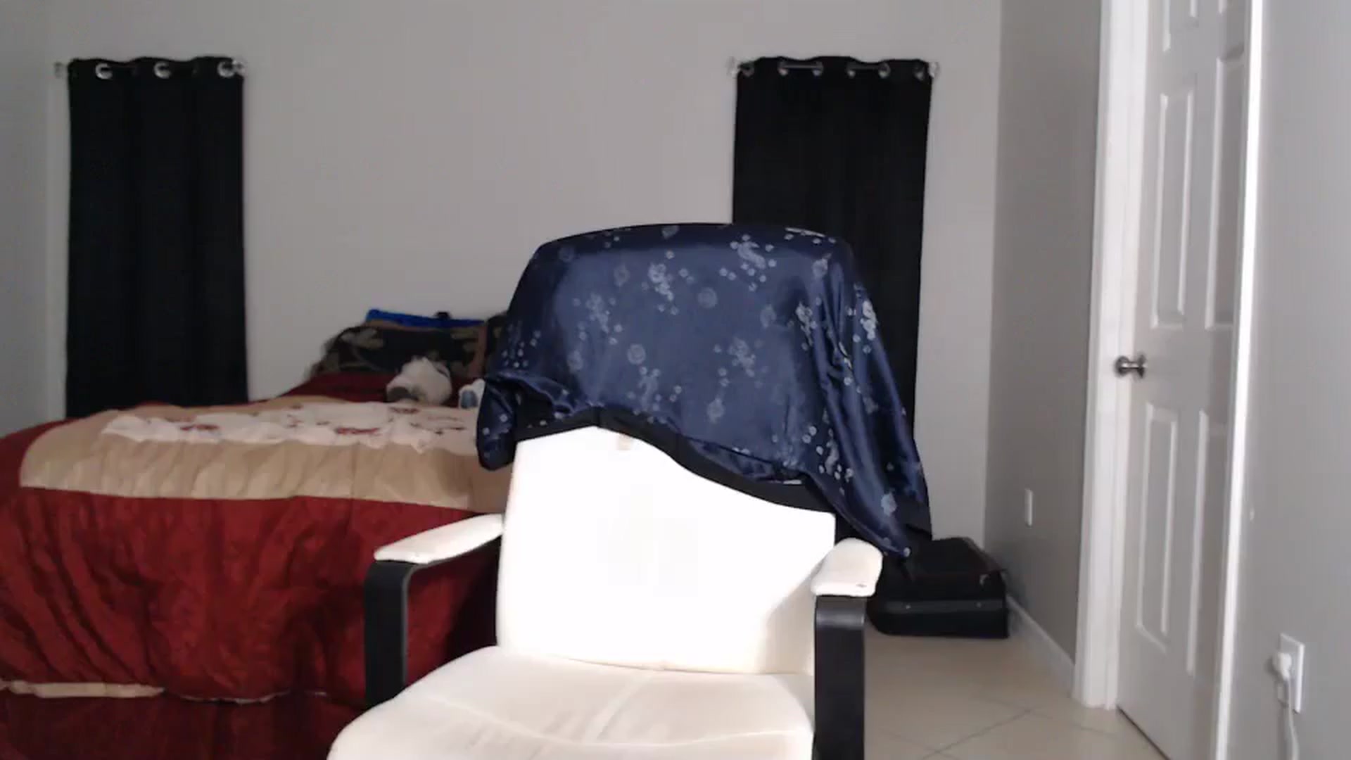 Gallery image thumbnail from Littlekai2025's myfreecams stream on, 04/08/2025, 24:59 image 11 of 20