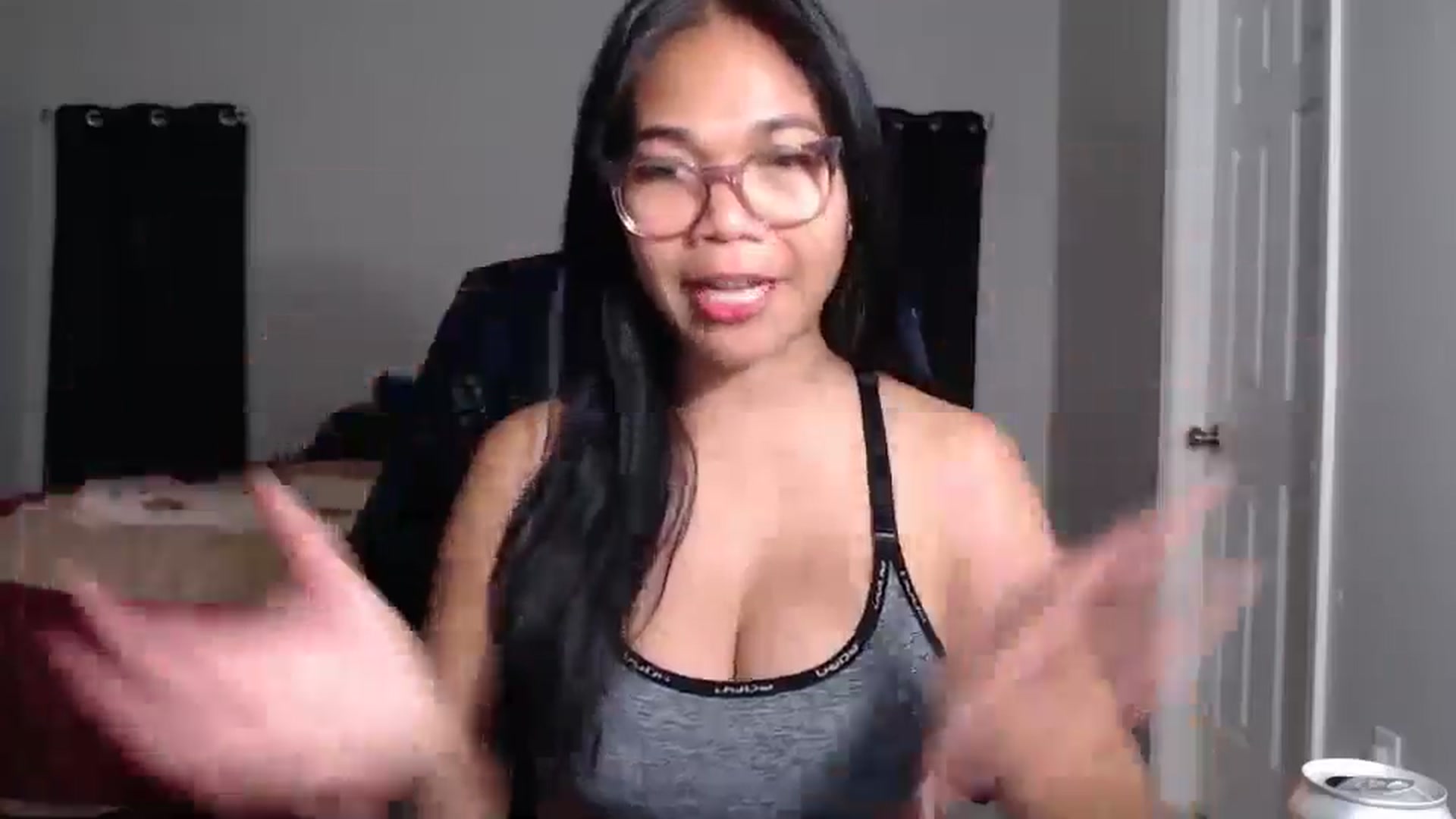 Gallery image thumbnail from Littlekai2025's myfreecams stream on, 04/09/2025, 02:38 image 2 of 20