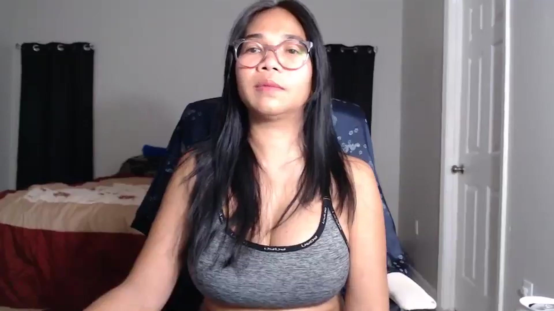 Gallery image thumbnail from Littlekai2025's myfreecams stream on, 04/09/2025, 02:38 image 6 of 20