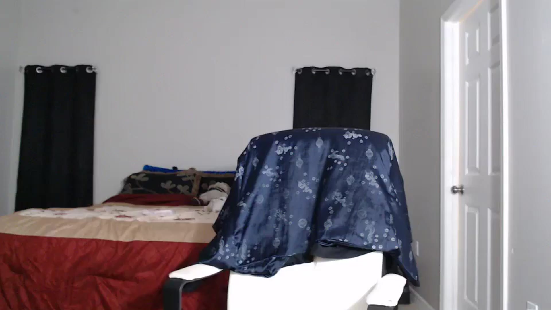 Gallery image thumbnail from Littlekai2025's myfreecams stream on, 04/11/2025, 03:26 image 16 of 20
