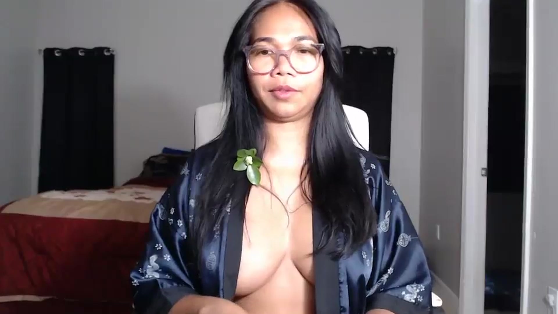 Gallery image thumbnail from Littlekai2025's myfreecams stream on, 04/11/2025, 03:26 image 8 of 20