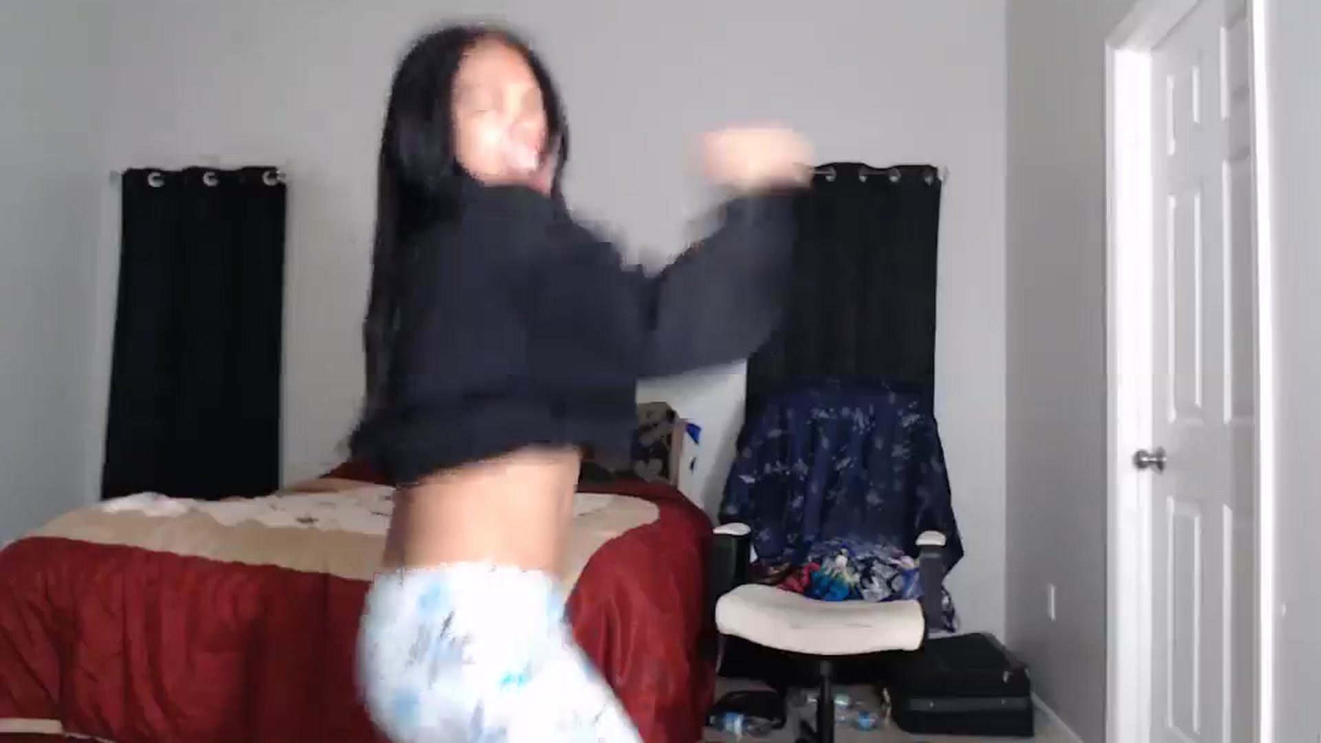 Gallery image thumbnail from Littlekai2025's myfreecams stream on, 04/14/2025, 04:25 image 20 of 20