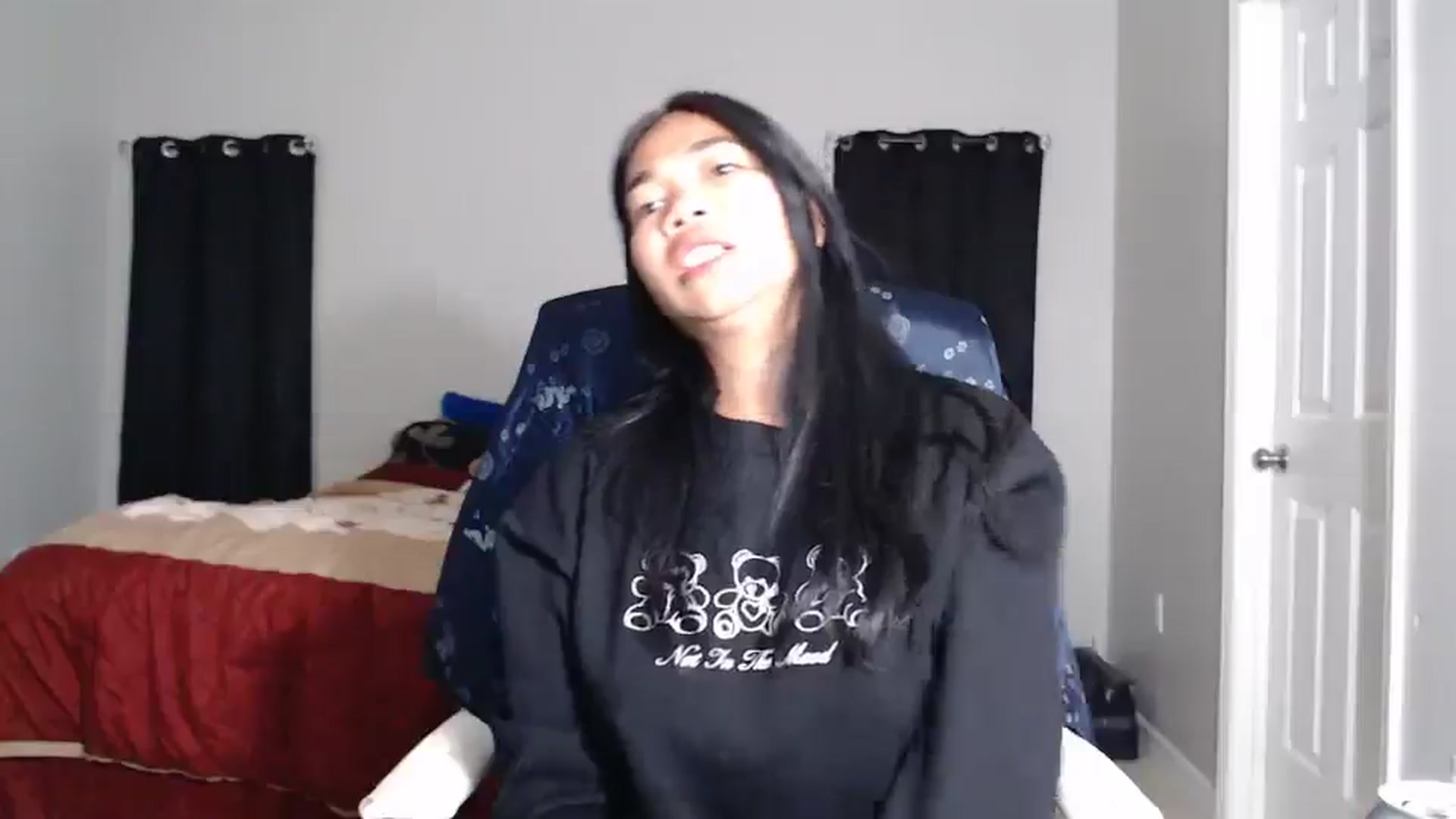 Gallery image thumbnail from Littlekai2025's myfreecams stream on, 04/14/2025, 04:25 image 4 of 20