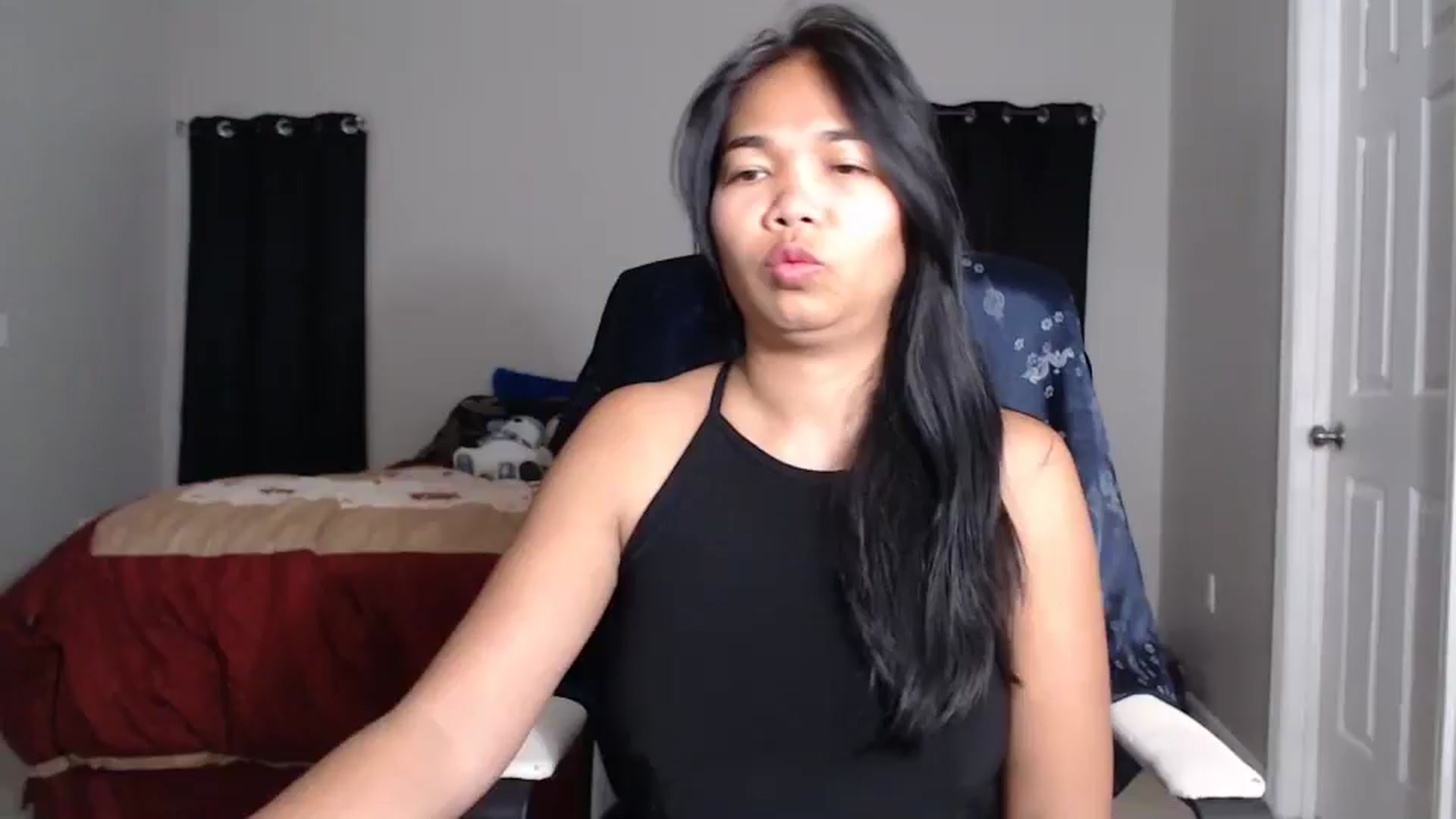 Gallery image thumbnail from Littlekai2025's myfreecams stream on, 04/15/2025, 02:00 image 16 of 20