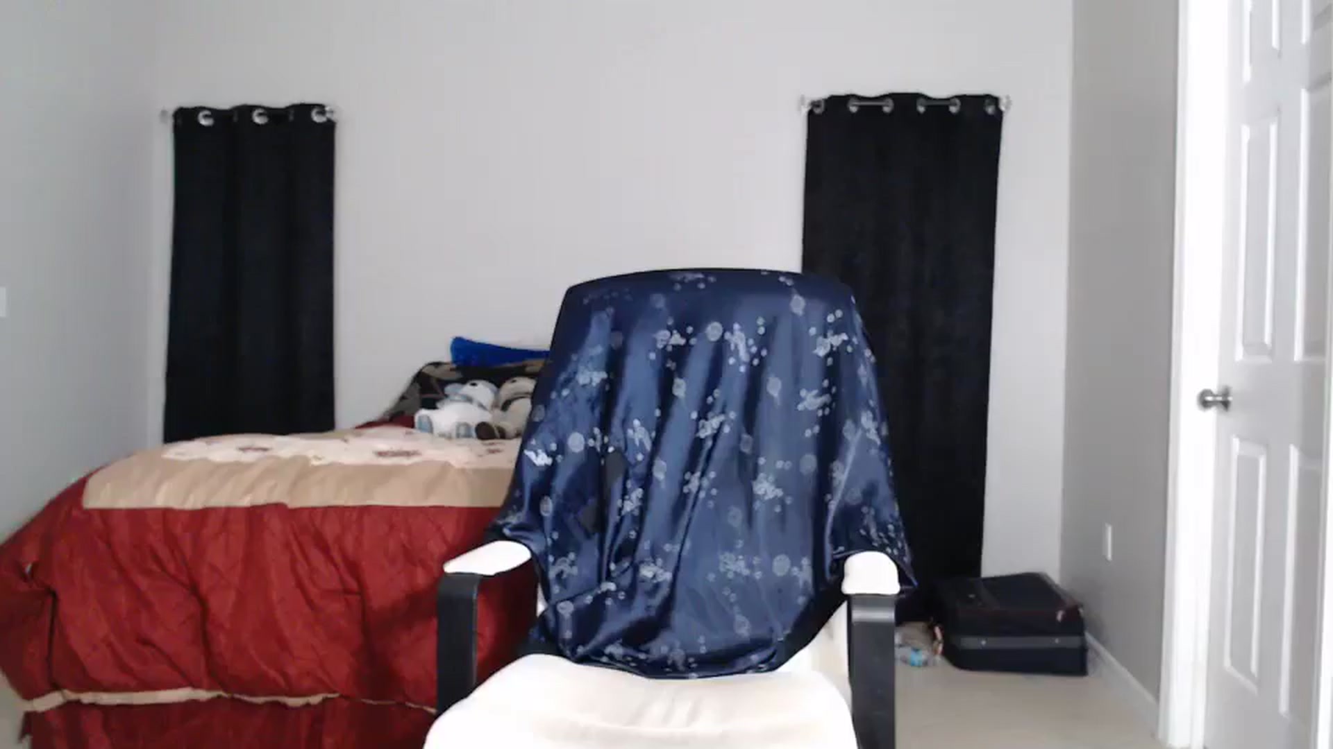 Gallery image thumbnail from Littlekai2025's myfreecams stream on, 04/15/2025, 02:00 image 11 of 20