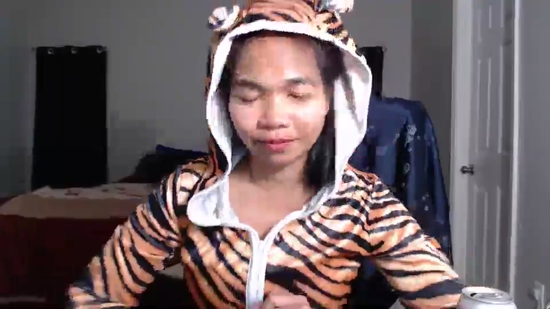 Gallery image thumbnail from Littlekai2025's myfreecams stream on, 04/20/2025, 02:22 image 9 of 20