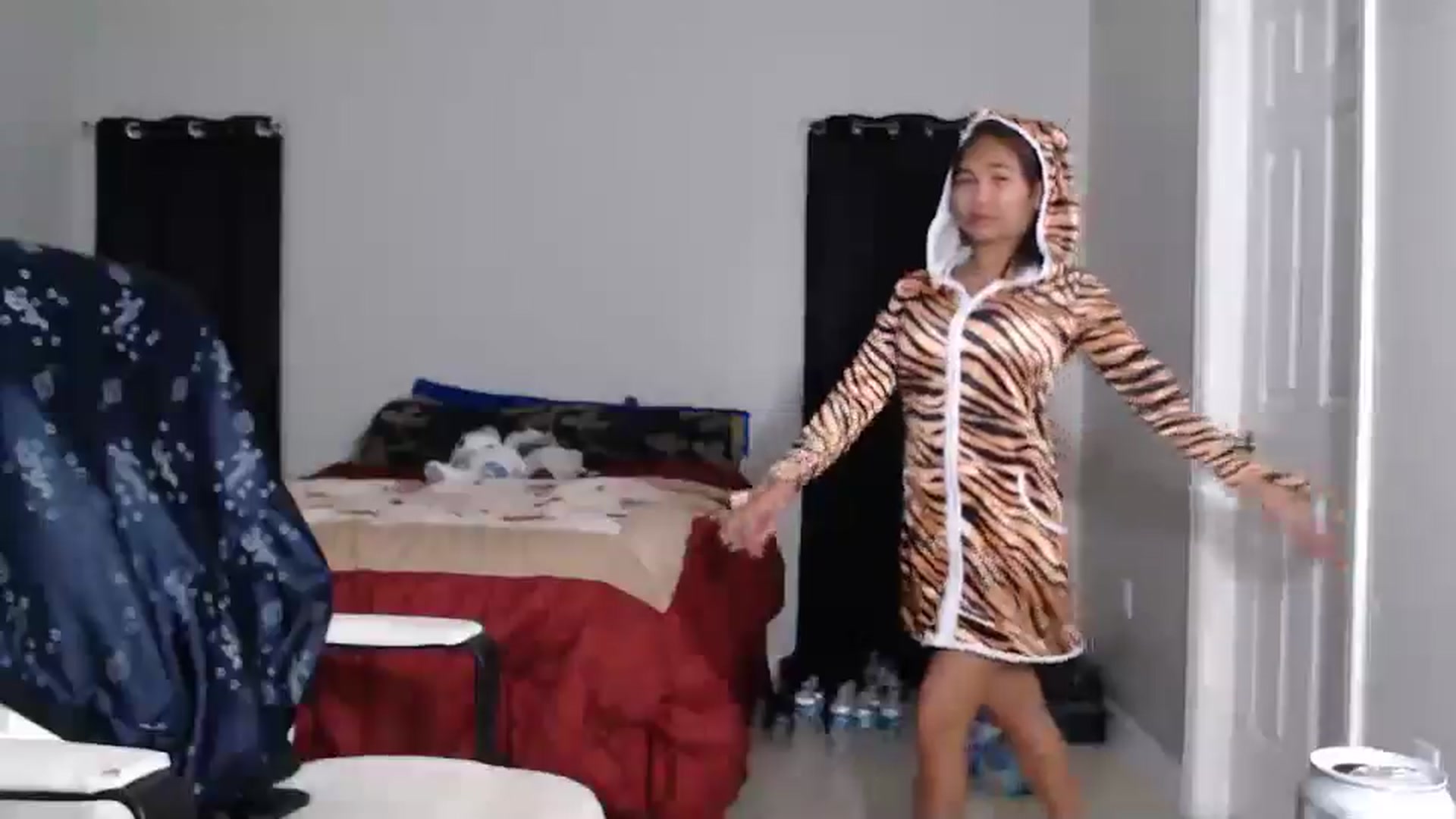 Gallery image thumbnail from Littlekai2025's myfreecams stream on, 04/20/2025, 02:22 image 13 of 20