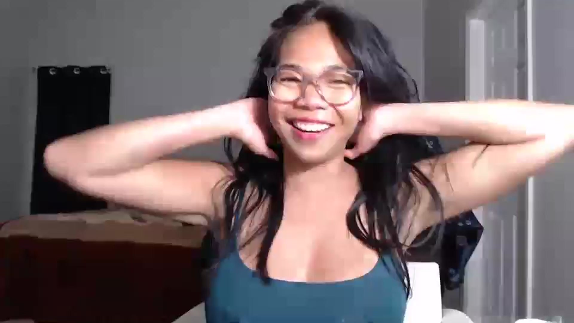 Gallery image thumbnail from Littlekai2025's myfreecams stream on, 04/21/2025, 03:30 image 20 of 20