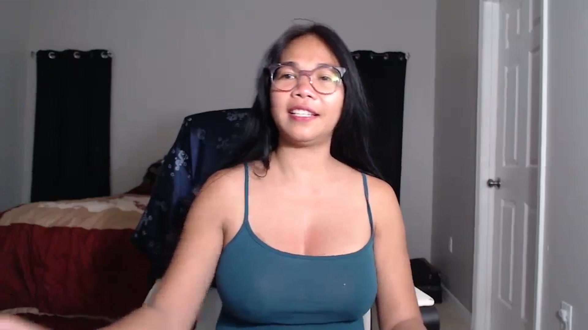 Gallery image thumbnail from Littlekai2025's myfreecams stream on, 04/21/2025, 03:30 image 13 of 20