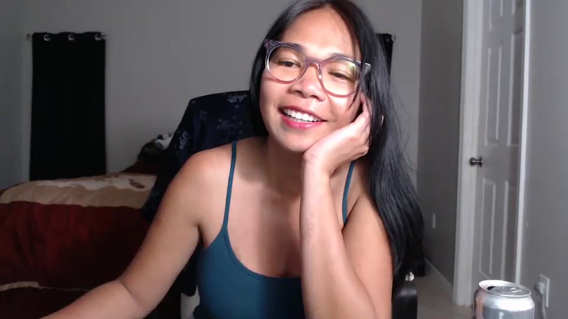 Gallery image thumbnail from Littlekai2025's myfreecams stream on, 04/21/2025, 03:30 image 12 of 20