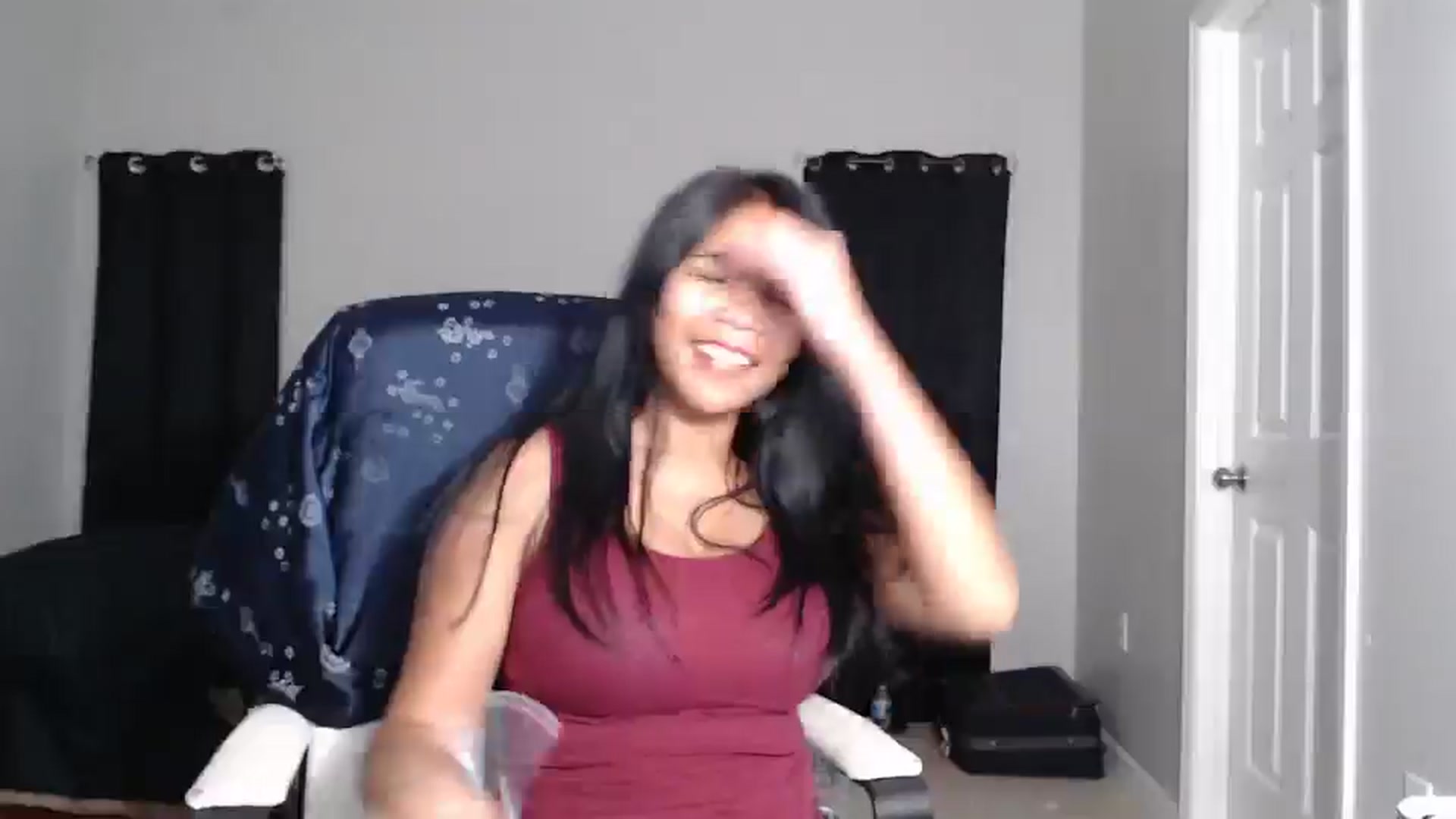 Gallery image thumbnail from Littlekai2025's myfreecams stream on, 04/24/2025, 02:41 image 16 of 20