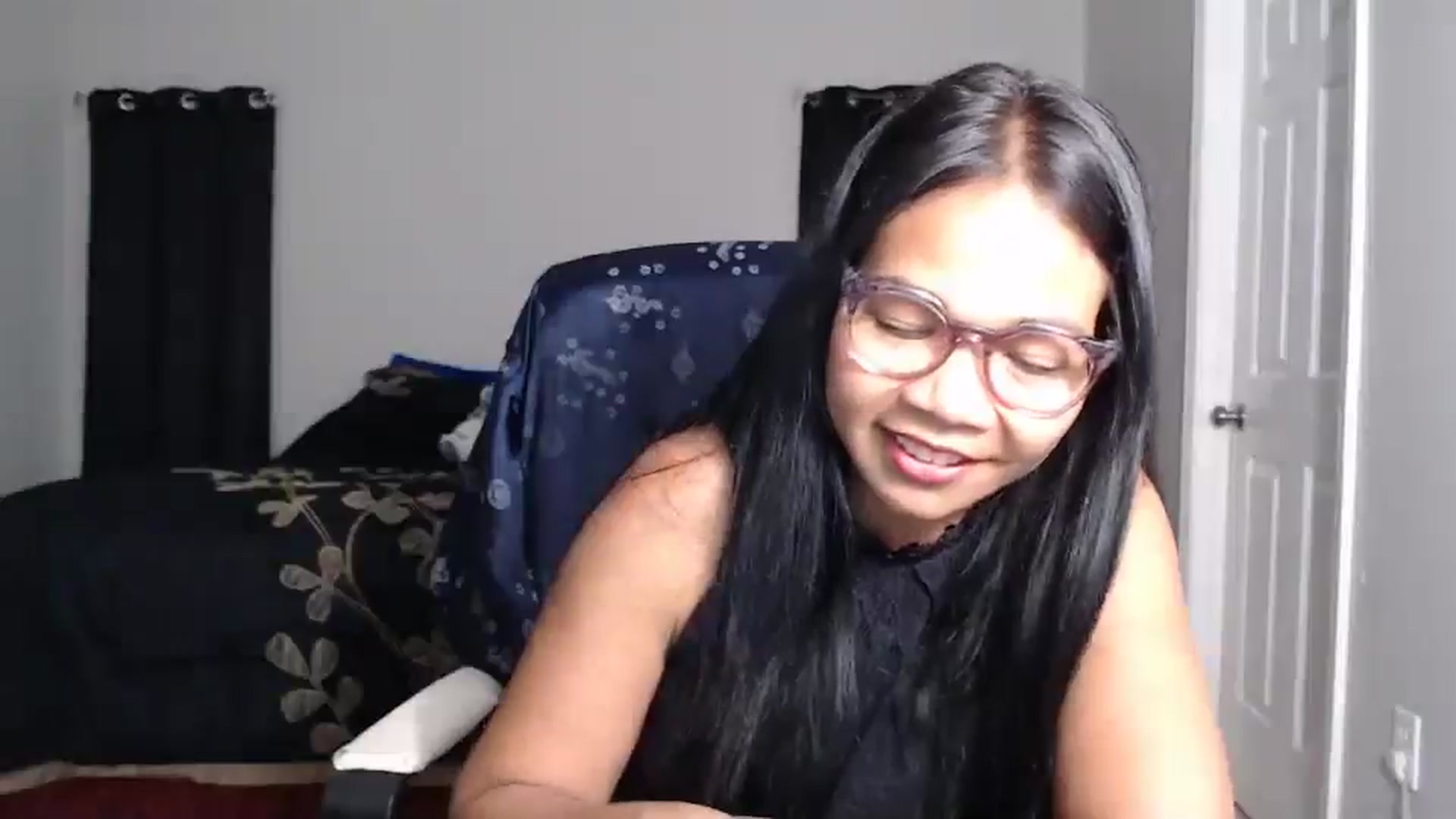 Gallery image thumbnail from Littlekai2025's myfreecams stream on, 04/25/2025, 01:27 image 7 of 20