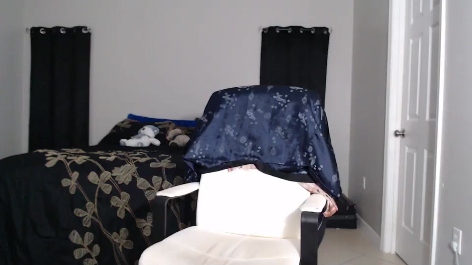 Gallery image thumbnail from Littlekai2025's myfreecams stream on, 04/26/2025, 01:12 image 20 of 20