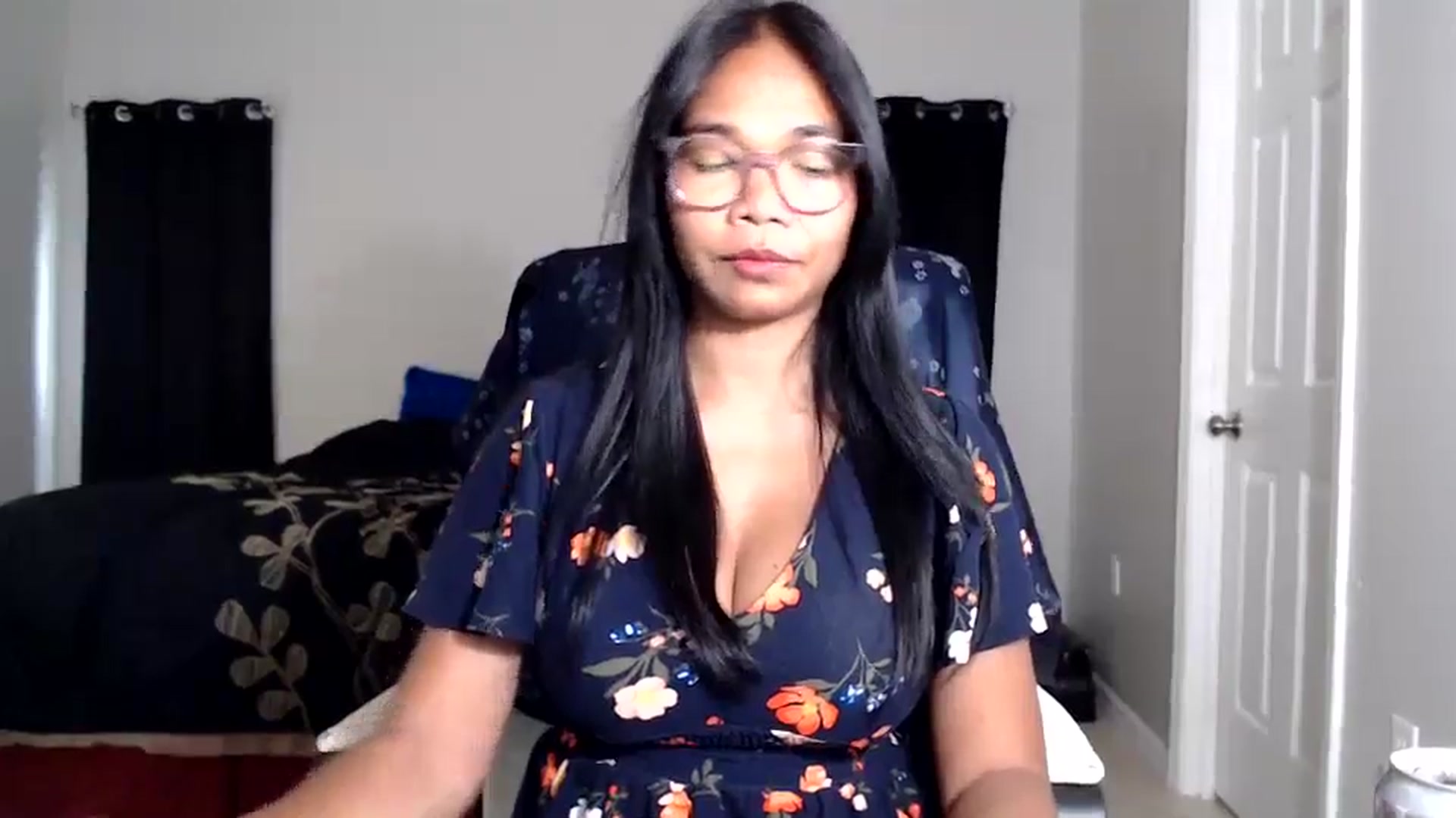 Gallery image thumbnail from Littlekai2025's myfreecams stream on, 05/04/2025, 24:02 image 2 of 20
