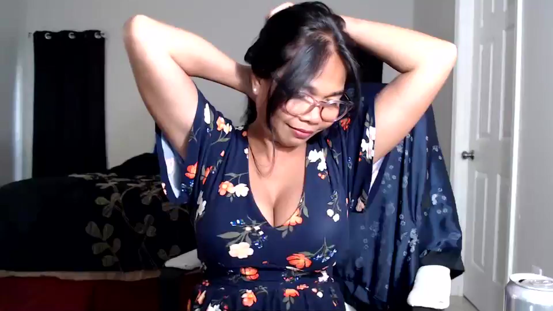 Gallery image thumbnail from Littlekai2025's myfreecams stream on, 05/04/2025, 24:02 image 10 of 20