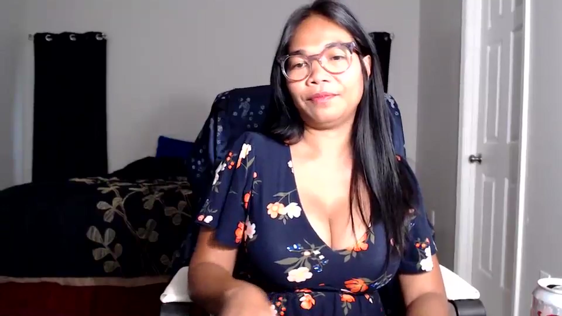 Gallery image thumbnail from Littlekai2025's myfreecams stream on, 05/04/2025, 24:02 image 17 of 20