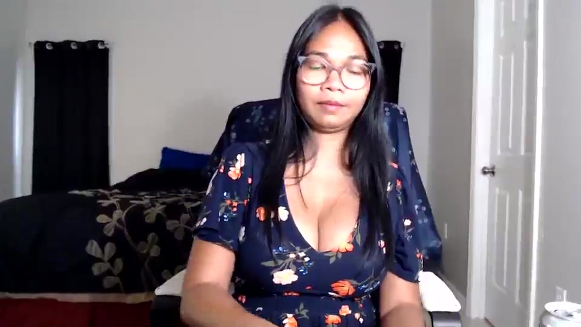 Gallery image thumbnail from Littlekai2025's myfreecams stream on, 05/04/2025, 24:02 image 9 of 20