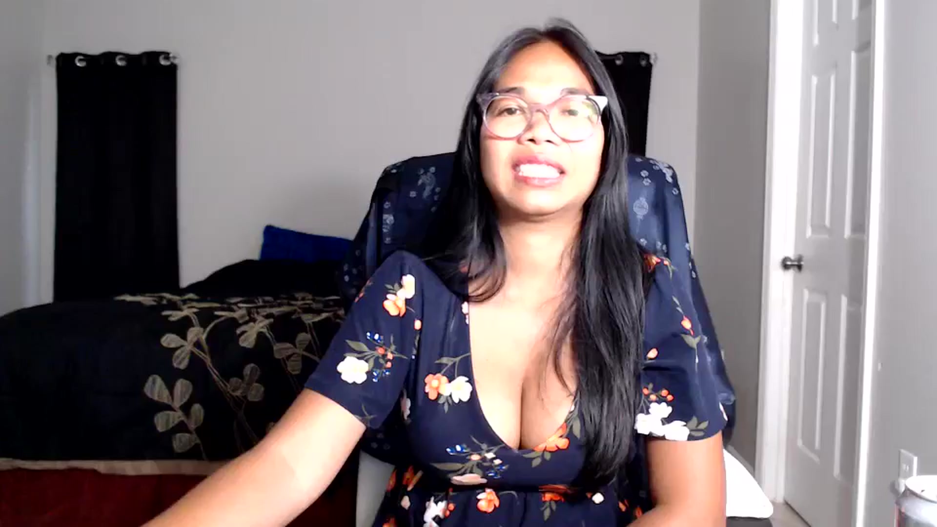 Gallery image thumbnail from Littlekai2025's myfreecams stream on, 05/04/2025, 24:02 image 13 of 20