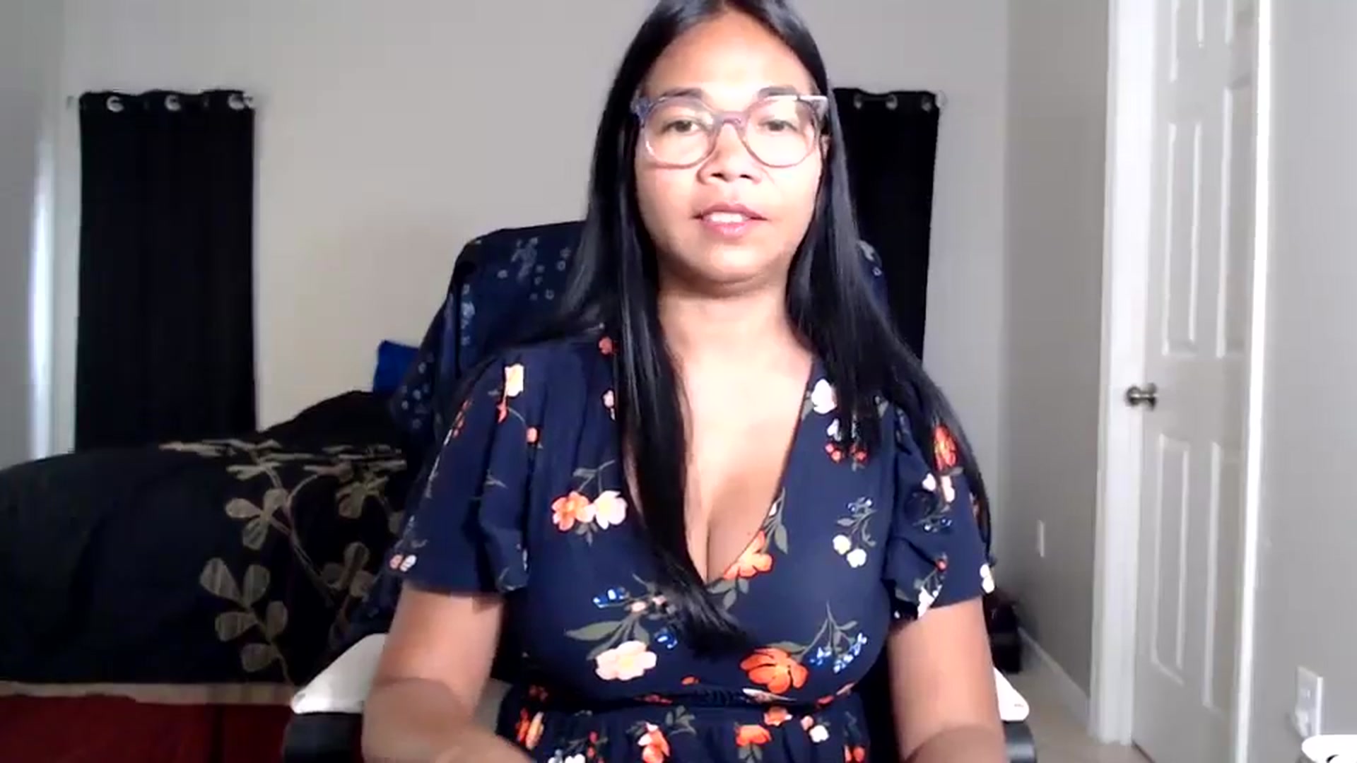 Gallery image thumbnail from Littlekai2025's myfreecams stream on, 05/04/2025, 24:02 image 3 of 20