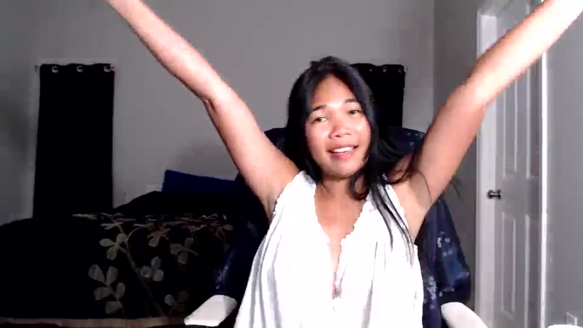 Gallery image thumbnail from Littlekai2025's myfreecams stream on, 05/04/2025, 01:41 image 18 of 20