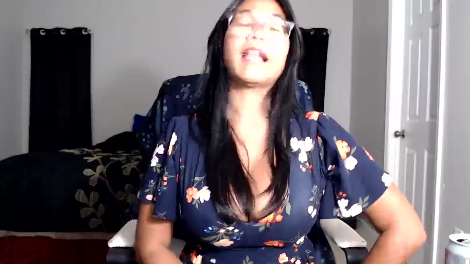 Gallery image thumbnail from Littlekai2025's myfreecams stream on, 05/04/2025, 01:41 image 3 of 20