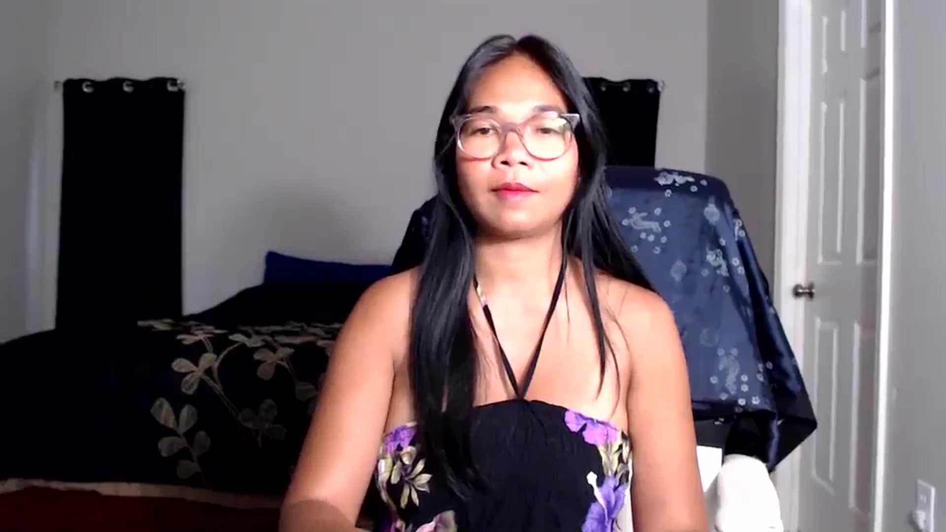 Gallery image thumbnail from Littlekai2025's myfreecams stream on, 05/05/2025, 24:01 image 12 of 20